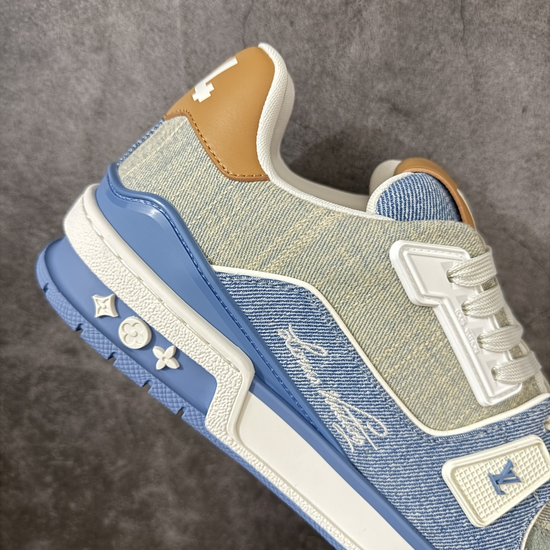 图片[7]-【佛山顶级超A版】Louis Vuitton LV Trainer系列 蓝牛仔 仓库现货 当天可取 私人订单 专柜混卖零售专供 所有配色均为购买原版复刻 整体版型 皮料 市场独一无二 后跟版型都可以自行对比[机智]吊打市场所有货 怒甩十条街，欢迎拿市场各大工厂的货来对比！ 鞋舌烫金超正 压印程度秒杀市面90%以上的高端货 新配色陆续开发出货 尺码：39-46-选品中心
