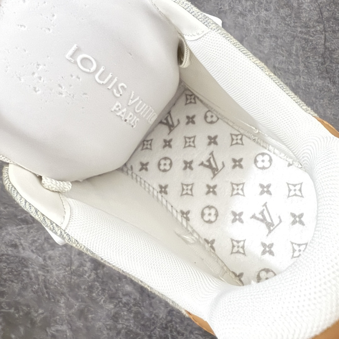 图片[9]-【佛山顶级超A版】Louis Vuitton LV Trainer系列 蓝牛仔 仓库现货 当天可取 私人订单 专柜混卖零售专供 所有配色均为购买原版复刻 整体版型 皮料 市场独一无二 后跟版型都可以自行对比[机智]吊打市场所有货 怒甩十条街，欢迎拿市场各大工厂的货来对比！ 鞋舌烫金超正 压印程度秒杀市面90%以上的高端货 新配色陆续开发出货 尺码：39-46-选品中心