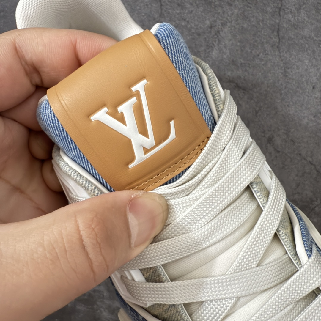 图片[6]-【佛山顶级超A版】Louis Vuitton LV Trainer系列 蓝牛仔 仓库现货 当天可取 私人订单 专柜混卖零售专供 所有配色均为购买原版复刻 整体版型 皮料 市场独一无二 后跟版型都可以自行对比[机智]吊打市场所有货 怒甩十条街，欢迎拿市场各大工厂的货来对比！ 鞋舌烫金超正 压印程度秒杀市面90%以上的高端货 新配色陆续开发出货 尺码：39-46-选品中心