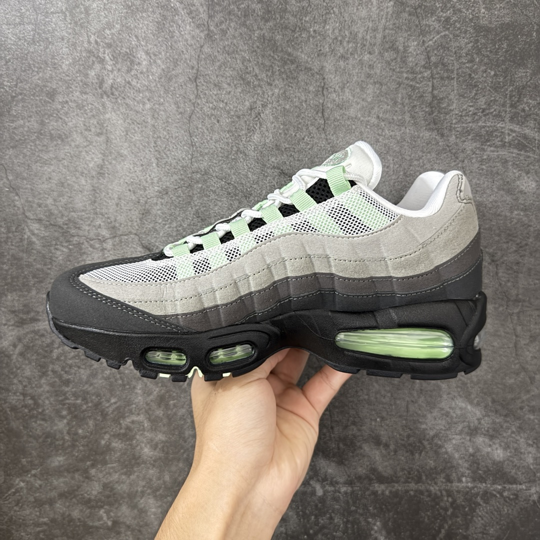 图片[2]-【顶级芯片版】Nike Air Max 95 OG Big Bubble 气垫跑鞋 灰绿货号：HJ5996-005 顶级版 开发数月 原版开发 多道QC质检 鞋型完美复刻 原厂级别工艺 正确色卡 正确气垫蓝光 正确大底 独家私模 采用原材料拼接 定位高端市场 行业标杆工艺 尺码：36-48.5-选品中心