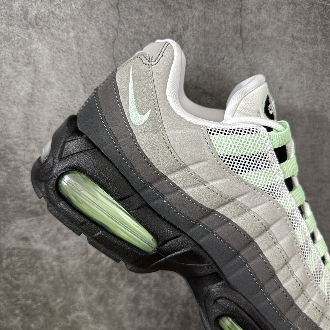 图片[7]-【顶级芯片版】Nike Air Max 95 OG Big Bubble 气垫跑鞋 灰绿货号：HJ5996-005 顶级版 开发数月 原版开发 多道QC质检 鞋型完美复刻 原厂级别工艺 正确色卡 正确气垫蓝光 正确大底 独家私模 采用原材料拼接 定位高端市场 行业标杆工艺 尺码：36-48.5-选品中心