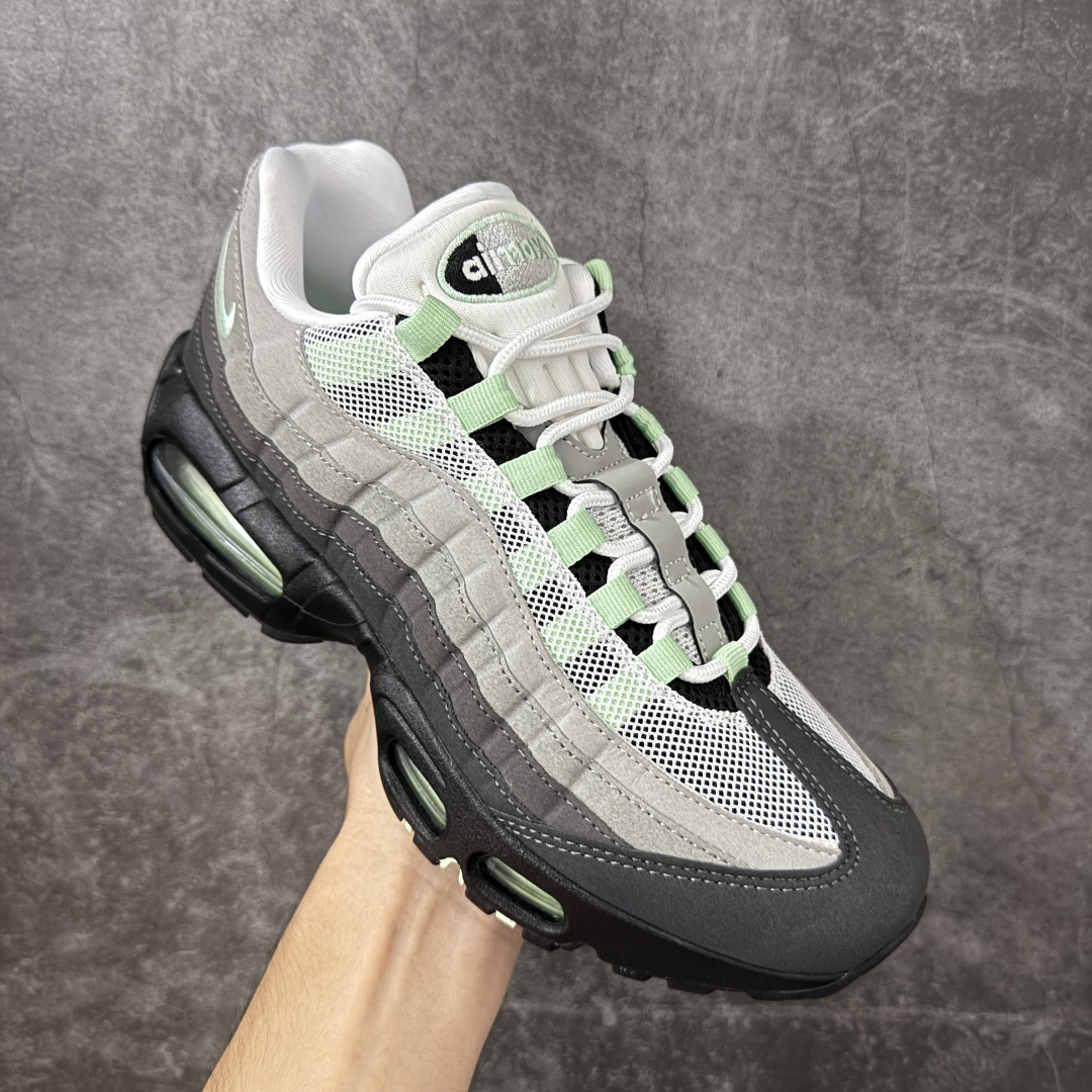 图片[3]-【顶级芯片版】Nike Air Max 95 OG Big Bubble 气垫跑鞋 灰绿货号：HJ5996-005 顶级版 开发数月 原版开发 多道QC质检 鞋型完美复刻 原厂级别工艺 正确色卡 正确气垫蓝光 正确大底 独家私模 采用原材料拼接 定位高端市场 行业标杆工艺 尺码：36-48.5-选品中心