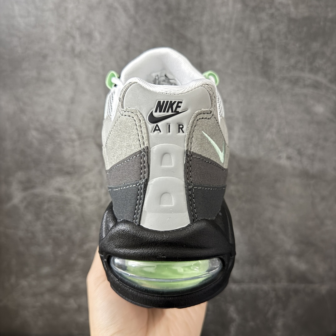 图片[4]-【顶级芯片版】Nike Air Max 95 OG Big Bubble 气垫跑鞋 灰绿货号：HJ5996-005 顶级版 开发数月 原版开发 多道QC质检 鞋型完美复刻 原厂级别工艺 正确色卡 正确气垫蓝光 正确大底 独家私模 采用原材料拼接 定位高端市场 行业标杆工艺 尺码：36-48.5-选品中心