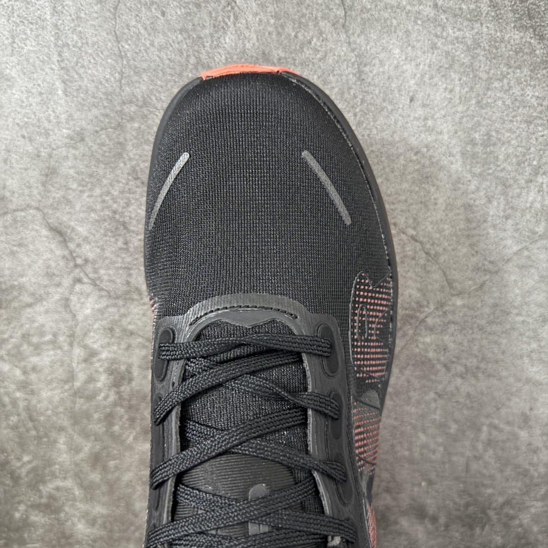图片[5]-【公司级】Nike VOMERO PREMIUM 耐克 舒适减震防滑 低帮跑步鞋 全掌ReactX泡绵中底 前掌和后跟还配备了Air Zoom气垫单元 据说跑起来更快更舒适哦 这次最大的升级点 首次引入了ReactX泡绵 货号：HQ2050-002 尺码：39 40 40.5 41 42 42.5 43 44 45 46-选品中心