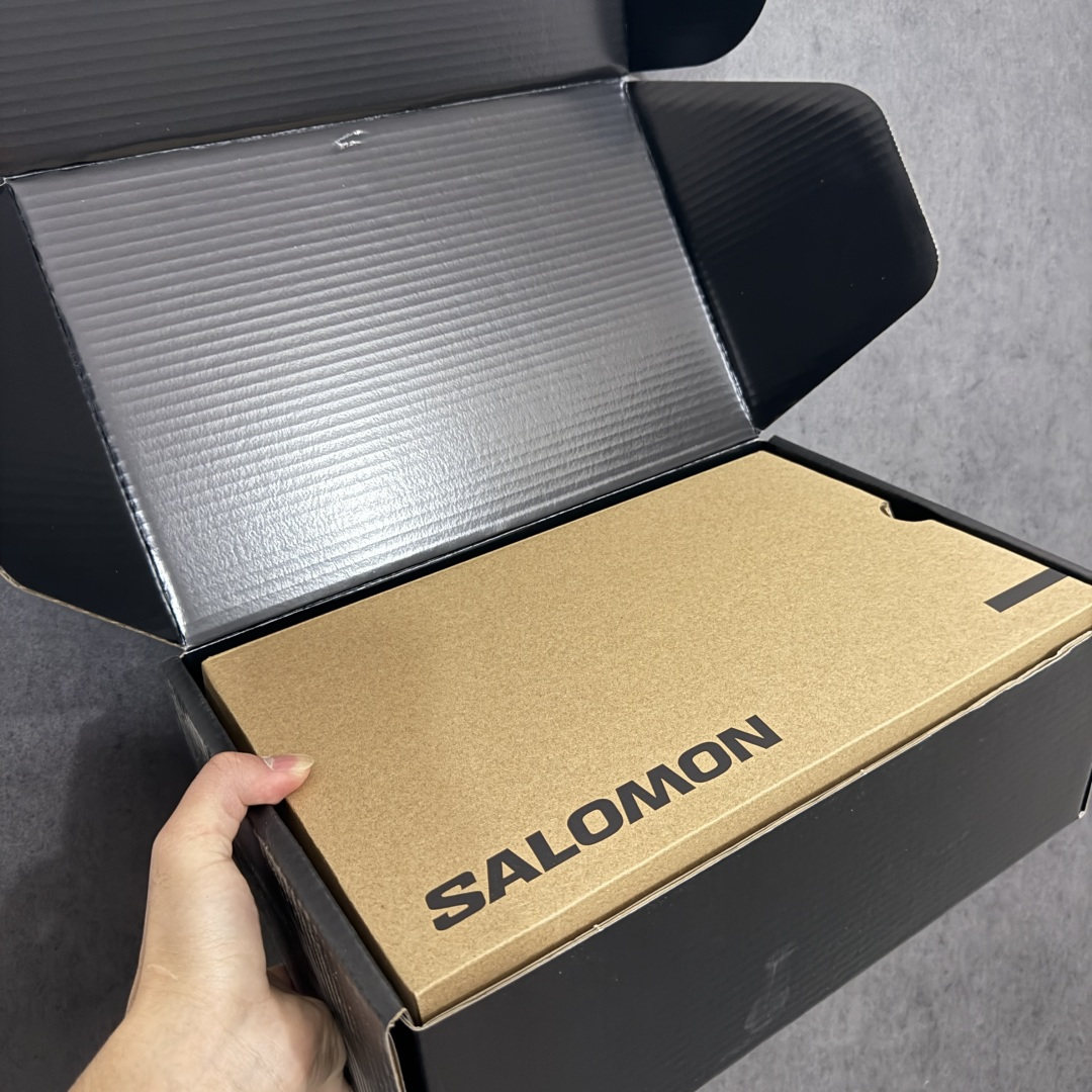 图片[9]-【OG高端礼盒版】SALOMON萨洛蒙 XT-6 舒适百搭 户外越野耐磨包裹性支撑 男女同款低帮跑步鞋 471366 全新品质 巅峰之作 所有配色均购物原版拆解1：1开发 原材料打造 非市场公版便宜货 私模大底 清洁度比市场所有版本都高 全套原纸板楦头开发 原厂网布配套 确保原汁原味 完美呈现版型 原档数据独家私模五层组合大底 原装Ortholite轻量化鞋垫 中底布带钢印编号 原厂TPU锁扣 进口港宝加持 后跟自然饱满 还原公司包裹性 鞋面采用SENSIFT贴合技术 全方位贴合包裹脚型 鞋跟部鞋底牵引设计 提供强大的抓地性能 更适应野外崎岖不平的道路 其3D ADVANCED CHASSIS底盘 材料轻量大化 钉齿设计更具稳定性 防护性 鞋底易磨损区运用CONTAGRIP高耐磨材料 应对城市硬质路面长距离跑考验 尺码：36 36.5 37.5 38 38.5 39 40 40.5 41 42 42.5 43 44 45 46-选品中心
