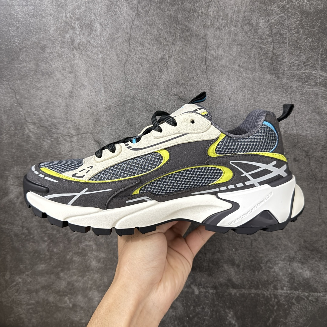 图片[2]-【莞顶礼盒】Lv Tatic Runner Tatic Runner系列厚底老爹鞋，是品牌近年推出的复古运动风鞋款，主打街头潮流与日常穿搭结合的风格。鞋身侧面带有醒目的字母标识，后跟处印有\”VUITTON\”字样，辨识度拉满。采用锯齿状防滑橡胶大底，搭配加厚中底，自带增高效果的同时，也提供了优秀的抓地力和缓震性能，适配日常通勤、城市漫步等多种场景！ ■面料： 原版进口绒面皮革＋透气网眼 ■内里：原版定制透气网里 ■鞋底：原版开模双色TPU组合底 ■底厚：5CM ■尺码：38-45-选品中心