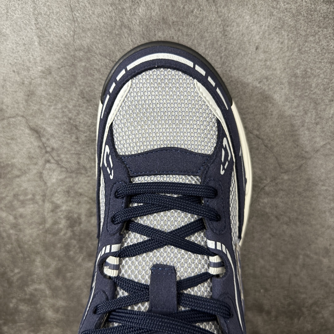 图片[5]-【莞顶礼盒】Lv Tatic Runner Tatic Runner系列厚底老爹鞋，是品牌近年推出的复古运动风鞋款，主打街头潮流与日常穿搭结合的风格。鞋身侧面带有醒目的字母标识，后跟处印有\”VUITTON\”字样，辨识度拉满。采用锯齿状防滑橡胶大底，搭配加厚中底，自带增高效果的同时，也提供了优秀的抓地力和缓震性能，适配日常通勤、城市漫步等多种场景！ ■面料： 原版进口绒面皮革＋透气网眼 ■内里：原版定制透气网里 ■鞋底：原版开模双色TPU组合底 ■底厚：5CM ■尺码：38-45-选品中心