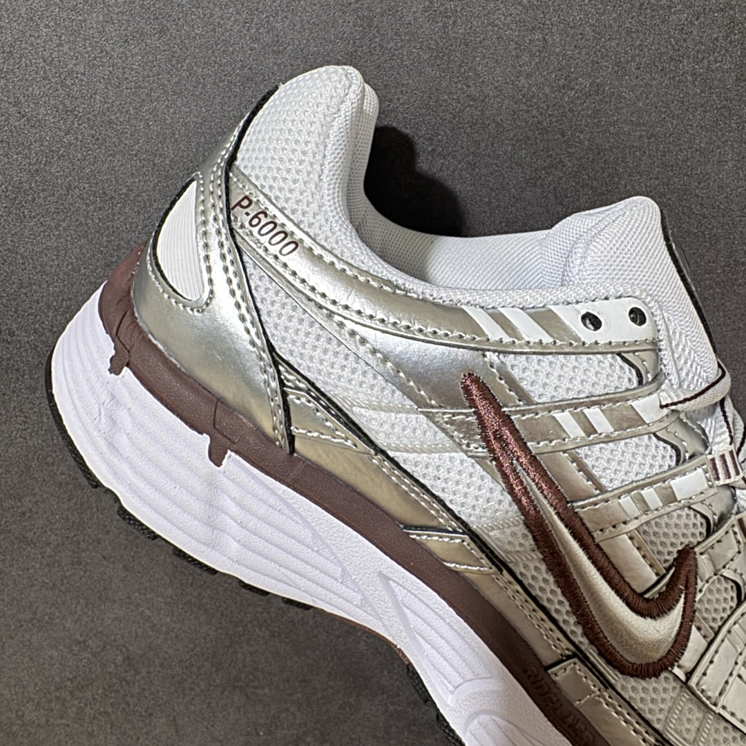 图片[7]-【公司级】Nike P-6000 复古休闲 耐克 低帮休闲城市通勤跑步鞋 采用透气网眼布搭配皮革和合成材质覆面 再现早期鞋款外观 活力配色打造时尚外观和运动美学 结合泡棉缓震配置 缔造非凡舒适的日常穿着体验 皮革织物与合成材质组合鞋面 打造舒适支撑效果 货号：BV1021-110 尺码：36 36.5 37.5 38 38.5 39 40 40.5 41 42 42.5 43 44 45 46-选品中心