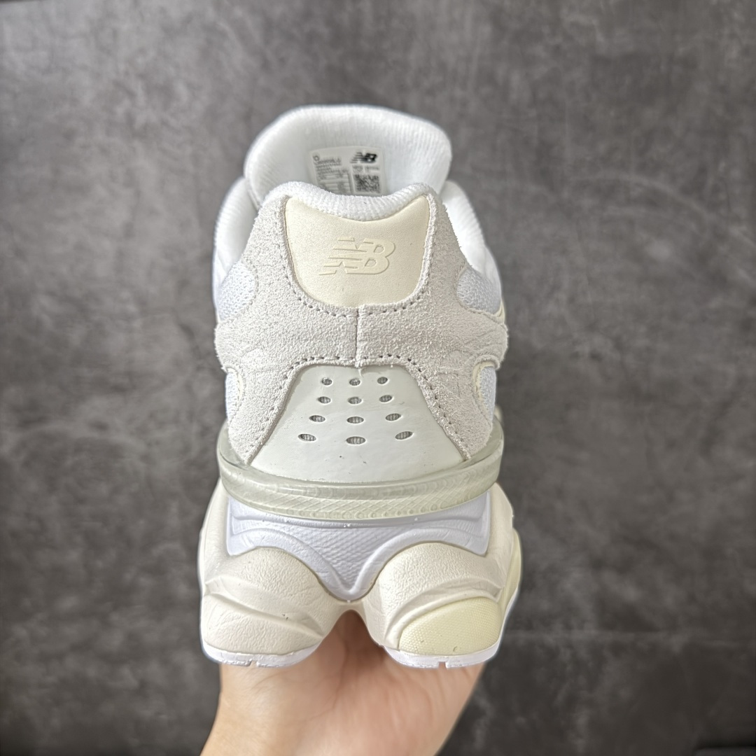 图片[4]-【纯原版】 New Balance NB9060 联名款 复古休闲运动慢跑鞋 U90606LQ 全套原楦原纸板原厂数据开发 进口三明治网面 原装进口翻毛皮料正确绒感卡色 正确中底拉帮中底网布细节 原厂标裁 带紫光防伪 定制后跟透明水晶模块 冲裁组合 大底贴合程度胶水上色把控完美 整洁度挑战全网艺术家 多道序QC把关品质完善 匠心打造 耗时两个月开发完成 工艺极其复杂难度可想而知 新开独立私模大底 全网唯一正确六层组合大底 高端零售专供产物 尺码：36-46.5-选品中心