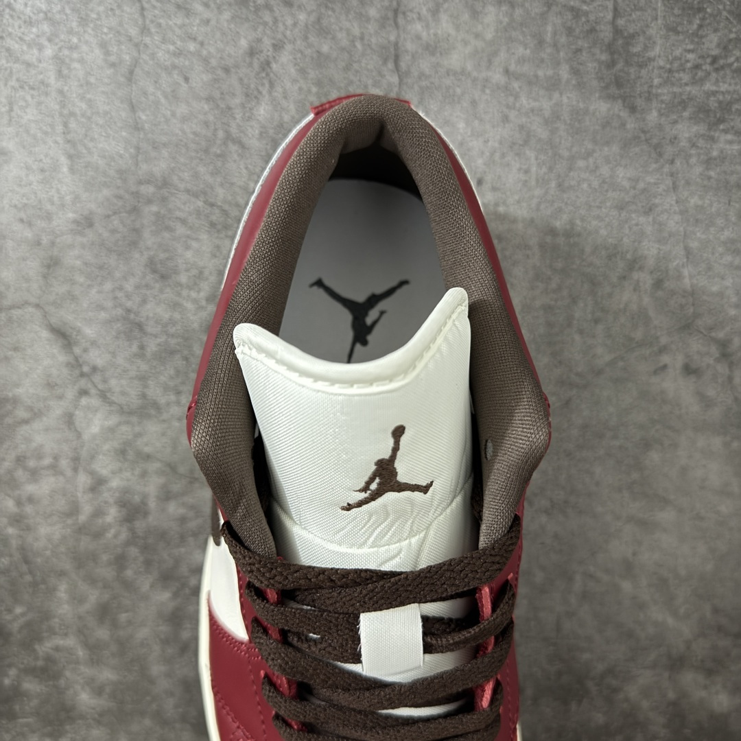 图片[8]-【DT纯原】Air Jordan Low AJ1 乔1白酒红 低帮文化休闲运动板鞋 IX5004-121  市面中低帮最具代表性版本没有之一 口碑大厂出品 品控大底版型不断改良更新 全套原纸板楦头开发 确保原汁原味 完美呈现版型 完美零毛边处理 原厂内置全掌气垫 价格定位良心 平台专用代工流水线出品 一眼公司既视感 拿到手的一瞬间就与众不同 碾压市面所有版本 全部原鞋开发 每一个配色都会采购原鞋确认细节 打破市面看图做货无好货之说 尺码：35.5-46-选品中心