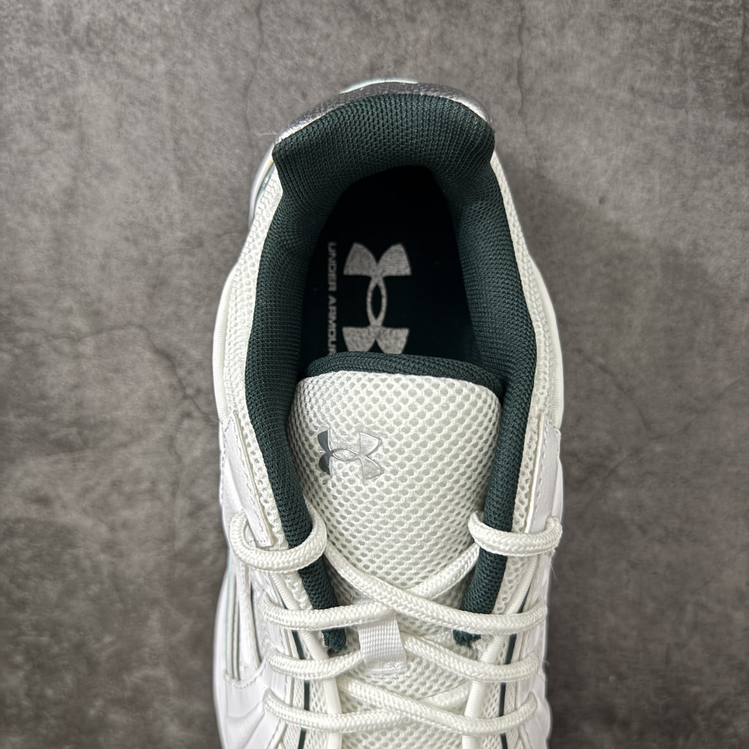 图片[8]-【外贸纯原】Under Armour 安德玛 Sola 复古千禧复古休闲慢跑系列老爹跑鞋 极简款” 一比一开发 大厂出品 全鞋细节到材料到包装大幅度提升改正 千禧年复古Y2K造型：复刻2000年代流线型跑鞋轮廓，金属银撞翠绿配色潮流辨识度高 双层缓震中底：轻量化发泡材质，日常走路、慢跑均可缓冲足底压力，久穿不累脚 透气网面结构：全鞋面网布通风散热，春夏穿着不闷脚 分段防滑外底：前掌耐磨橡胶强化日常磨损区域，弯折灵活适配走路步态 轻量复合支撑：金属银皮革仅做局部加固，不会造成鞋身笨重，兼顾颜值与实穿性 尺码：40 40.5 41 42 42.5 43 44 44.5 45 46 47.5-选品中心