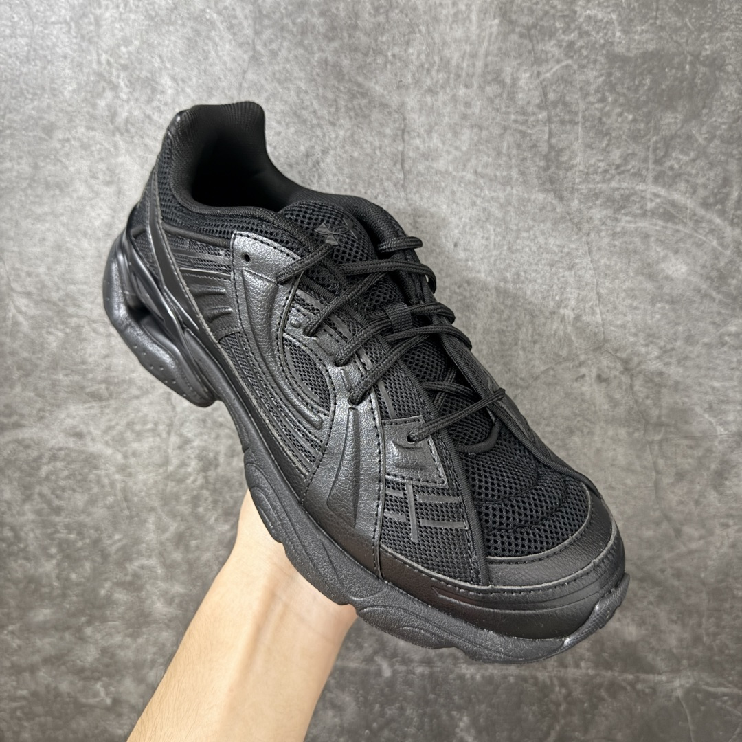 图片[3]-【外贸纯原】Under Armour 安德玛 Sola 复古千禧复古休闲慢跑系列老爹跑鞋 极简款” 一比一开发 大厂出品 全鞋细节到材料到包装大幅度提升改正 千禧年复古Y2K造型：复刻2000年代流线型跑鞋轮廓，金属银撞翠绿配色潮流辨识度高 双层缓震中底：轻量化发泡材质，日常走路、慢跑均可缓冲足底压力，久穿不累脚 透气网面结构：全鞋面网布通风散热，春夏穿着不闷脚 分段防滑外底：前掌耐磨橡胶强化日常磨损区域，弯折灵活适配走路步态 轻量复合支撑：金属银皮革仅做局部加固，不会造成鞋身笨重，兼顾颜值与实穿性 尺码：40 40.5 41 42 42.5 43 44 44.5 45 46 47.5-选品中心