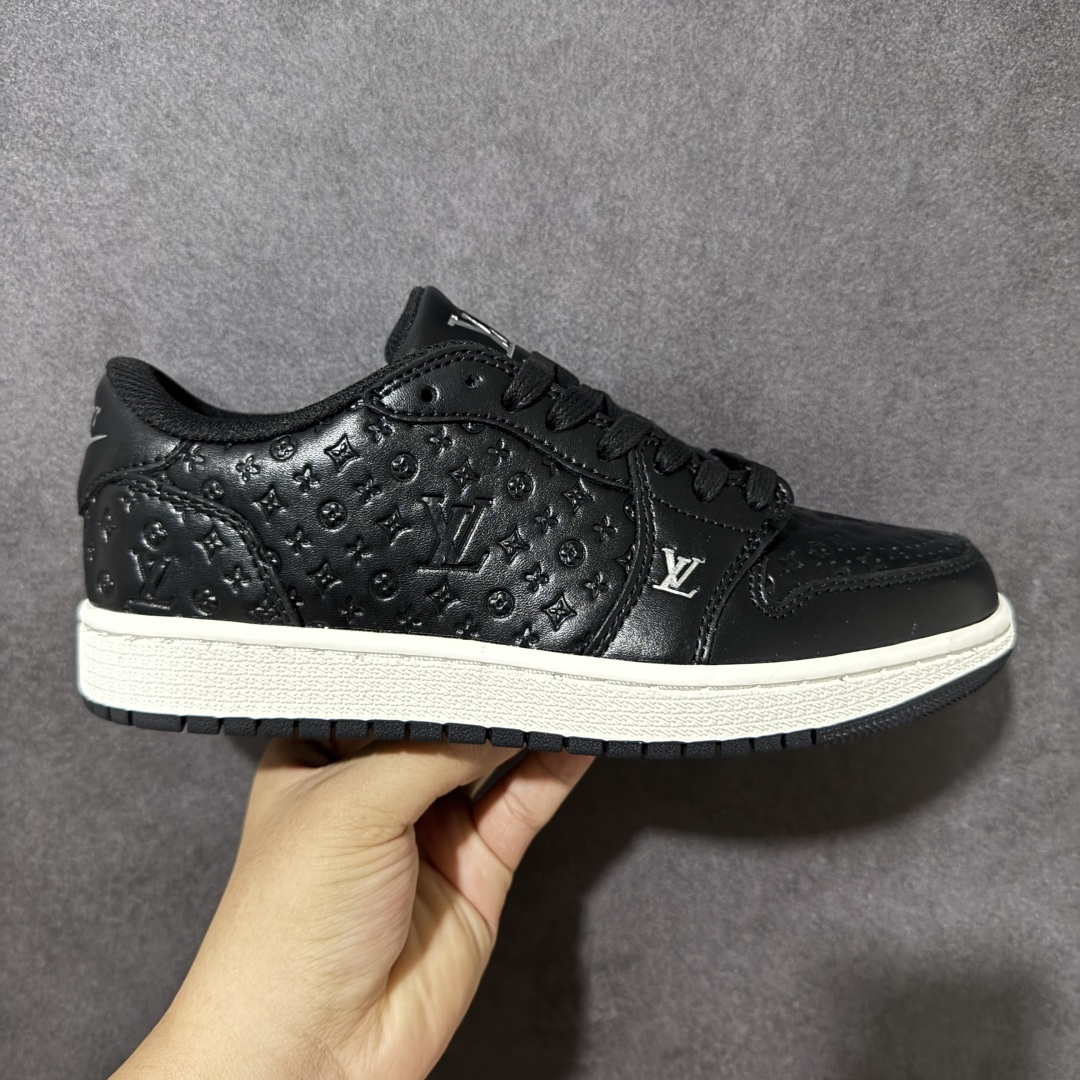 特价【GQ福利】Nike Collaborates With LV AJ1倒钩LV联名DIY系列特价 尺码：39-45带半码-选品中心