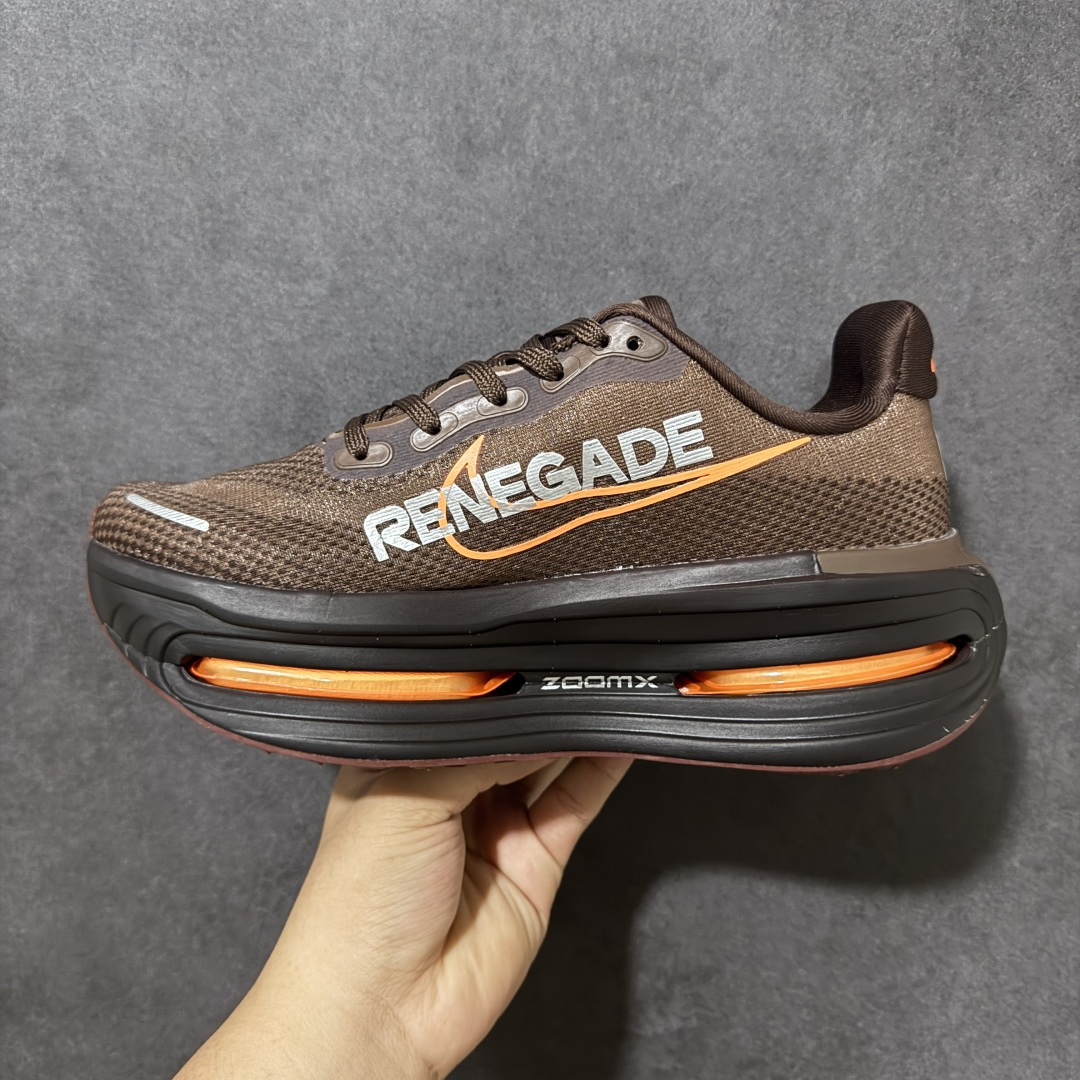图片[2]-【公司级】Nike VOMERO PREMIUM 耐克 舒适减震防滑 低帮跑步鞋 全掌ReactX泡绵中底 前掌和后跟还配备了Air Zoom气垫单元 据说跑起来更快更舒适哦 这次最大的升级点 首次引入了ReactX泡绵 货号： IQ7314-200 尺码： 36 36.5 37.5 38 38.5 39 40 40.5 41 42 42.5 43 44 45 46 47.5-选品中心