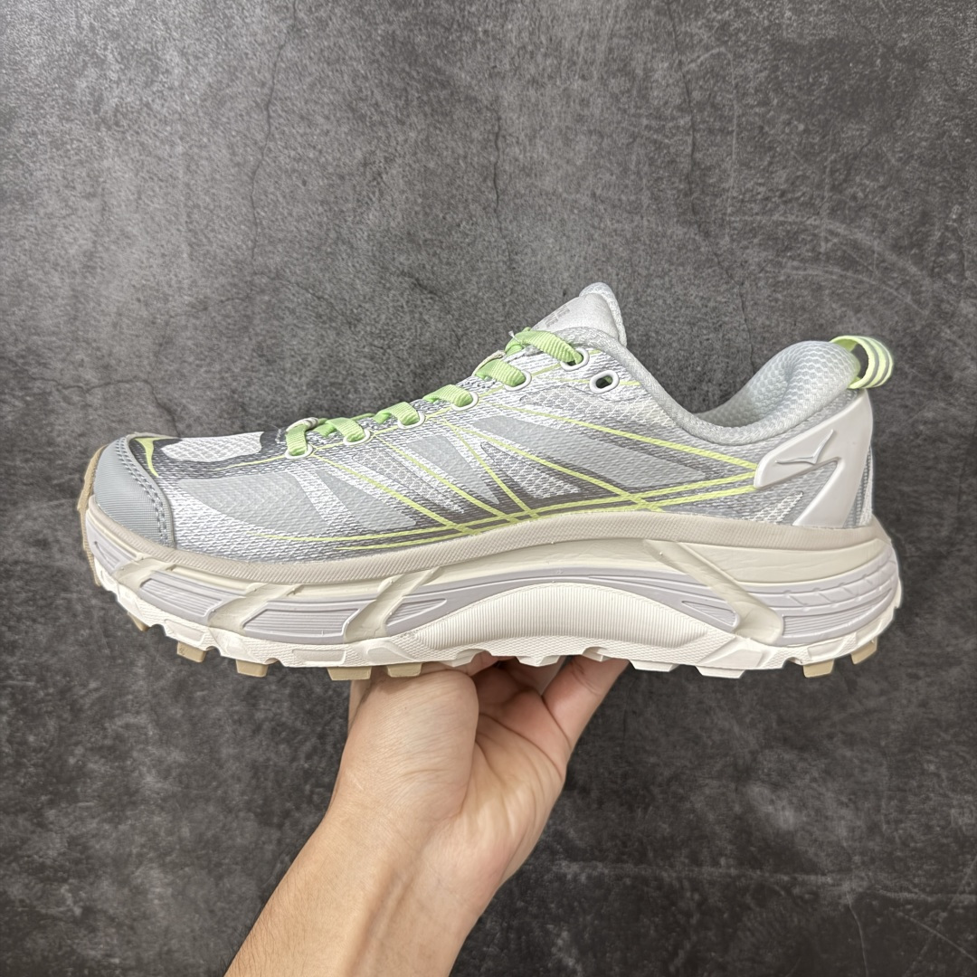 图片[2]-【纯原H版】HOKA ONE ONE Mafate Speed 2 Low 玛法特2代系列低帮轻量户外越野休闲运动慢跑鞋 正确组合底 市场顶级版本 上脚赞到报爆 轻盈舒适 鞋面采用超轻的无缝架构 轻薄的TPU贴在透气的鞋面材料上 减轻重量同时也保证了支撑性 鞋底采用滚动平衡技术 引导跑者回归自然步态 祖传的神奇EVA材质中底依旧是一如既往地表现优秀 能提供充足的缓震 作为HOKA家的越野跑鞋 VIBRAM 橡胶大底也是必不可少的 即便在复杂湿滑的地形 依旧能有良好的抓地力及稳定性 鞋带采用了弹性不易松脱的扁宽弹性鞋带 前掌与中掌部分也进行了加宽 也更加适合亚洲人的脚型 是一款十分全面且足够强悍的户外硬核越野鞋 日常搭配的话短裤是基本不挑 阔腿裤 工装裤以及各种长筒牛仔裤都可以 尺码：36 36.5 37.5 38 38.5 39 40 40.5 41 42 42.5 43 44 44.5 45-选品中心
