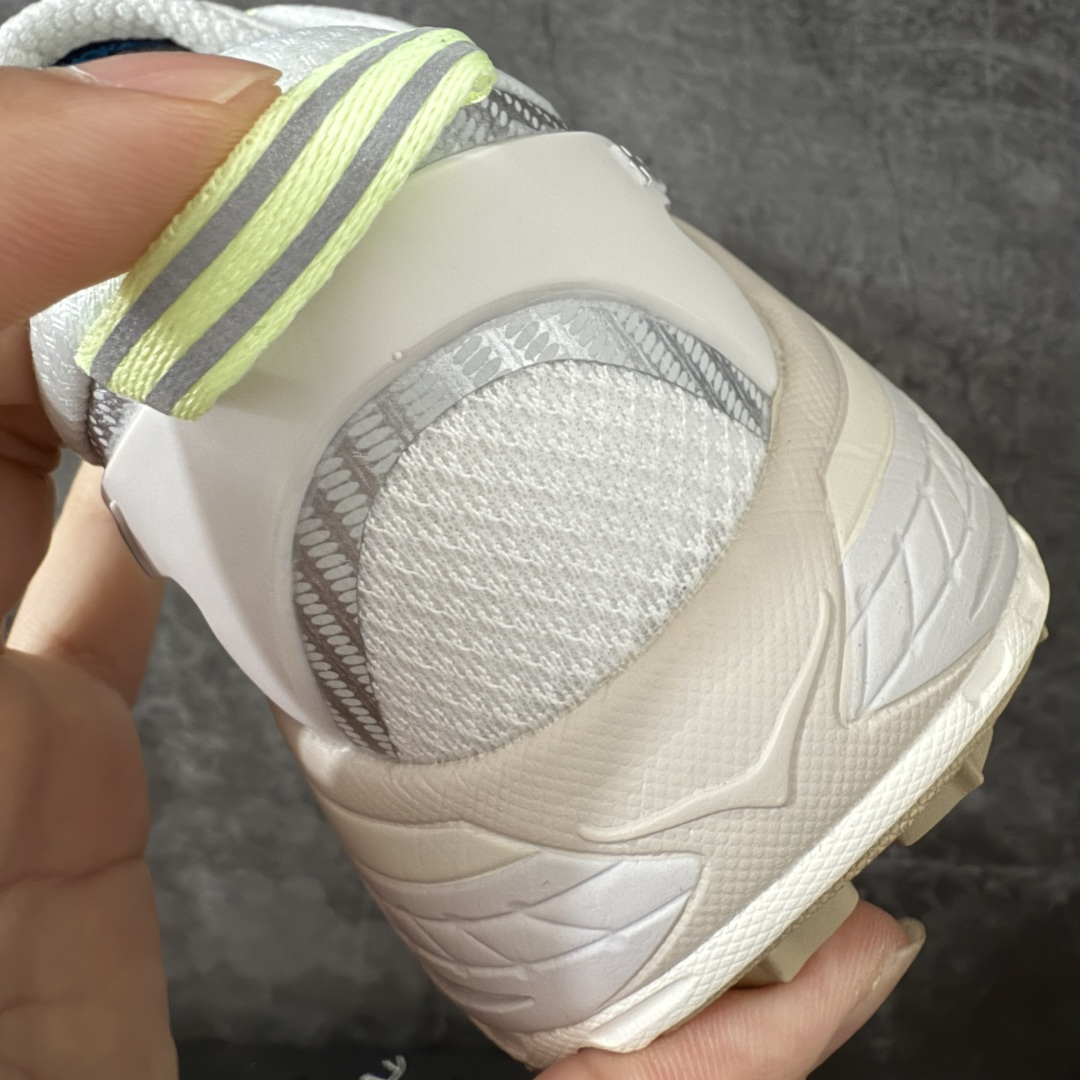 图片[2]-【纯原H版】HOKA ONE ONE Mafate Speed 2 Low 玛法特2代系列低帮轻量户外越野休闲运动慢跑鞋 正确组合底 市场顶级版本 上脚赞到报爆 轻盈舒适 鞋面采用超轻的无缝架构 轻薄的TPU贴在透气的鞋面材料上 减轻重量同时也保证了支撑性 鞋底采用滚动平衡技术 引导跑者回归自然步态 祖传的神奇EVA材质中底依旧是一如既往地表现优秀 能提供充足的缓震 作为HOKA家的越野跑鞋 VIBRAM 橡胶大底也是必不可少的 即便在复杂湿滑的地形 依旧能有良好的抓地力及稳定性 鞋带采用了弹性不易松脱的扁宽弹性鞋带 前掌与中掌部分也进行了加宽 也更加适合亚洲人的脚型 是一款十分全面且足够强悍的户外硬核越野鞋 日常搭配的话短裤是基本不挑 阔腿裤 工装裤以及各种长筒牛仔裤都可以 尺码：36 36.5 37.5 38 38.5 39 40 40.5 41 42 42.5 43 44 44.5 45-选品中心