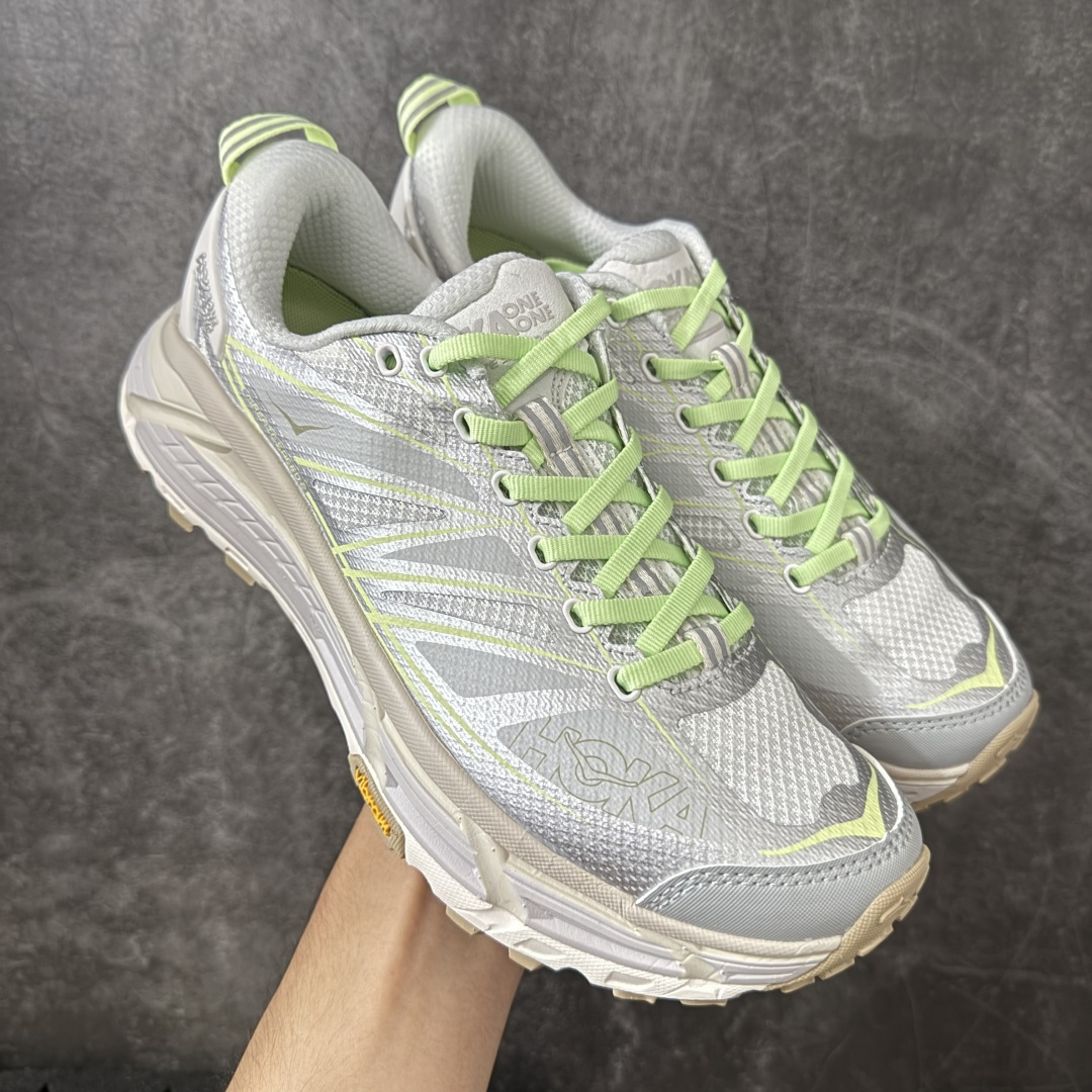 【纯原H版】HOKA ONE ONE Mafate Speed 2 Low 玛法特2代系列低帮轻量户外越野休闲运动慢跑鞋 正确组合底 市场顶级版本 上脚赞到报爆 轻盈舒适 鞋面采用超轻的无缝架构 轻薄的TPU贴在透气的鞋面材料上 减轻重量同时也保证了支撑性 鞋底采用滚动平衡技术 引导跑者回归自然步态 祖传的神奇EVA材质中底依旧是一如既往地表现优秀 能提供充足的缓震 作为HOKA家的越野跑鞋 VIBRAM 橡胶大底也是必不可少的 即便在复杂湿滑的地形 依旧能有良好的抓地力及稳定性 鞋带采用了弹性不易松脱的扁宽弹性鞋带 前掌与中掌部分也进行了加宽 也更加适合亚洲人的脚型 是一款十分全面且足够强悍的户外硬核越野鞋 日常搭配的话短裤是基本不挑 阔腿裤 工装裤以及各种长筒牛仔裤都可以 尺码：36 36.5 37.5 38 38.5 39 40 40.5 41 42 42.5 43 44 44.5 45-选品中心