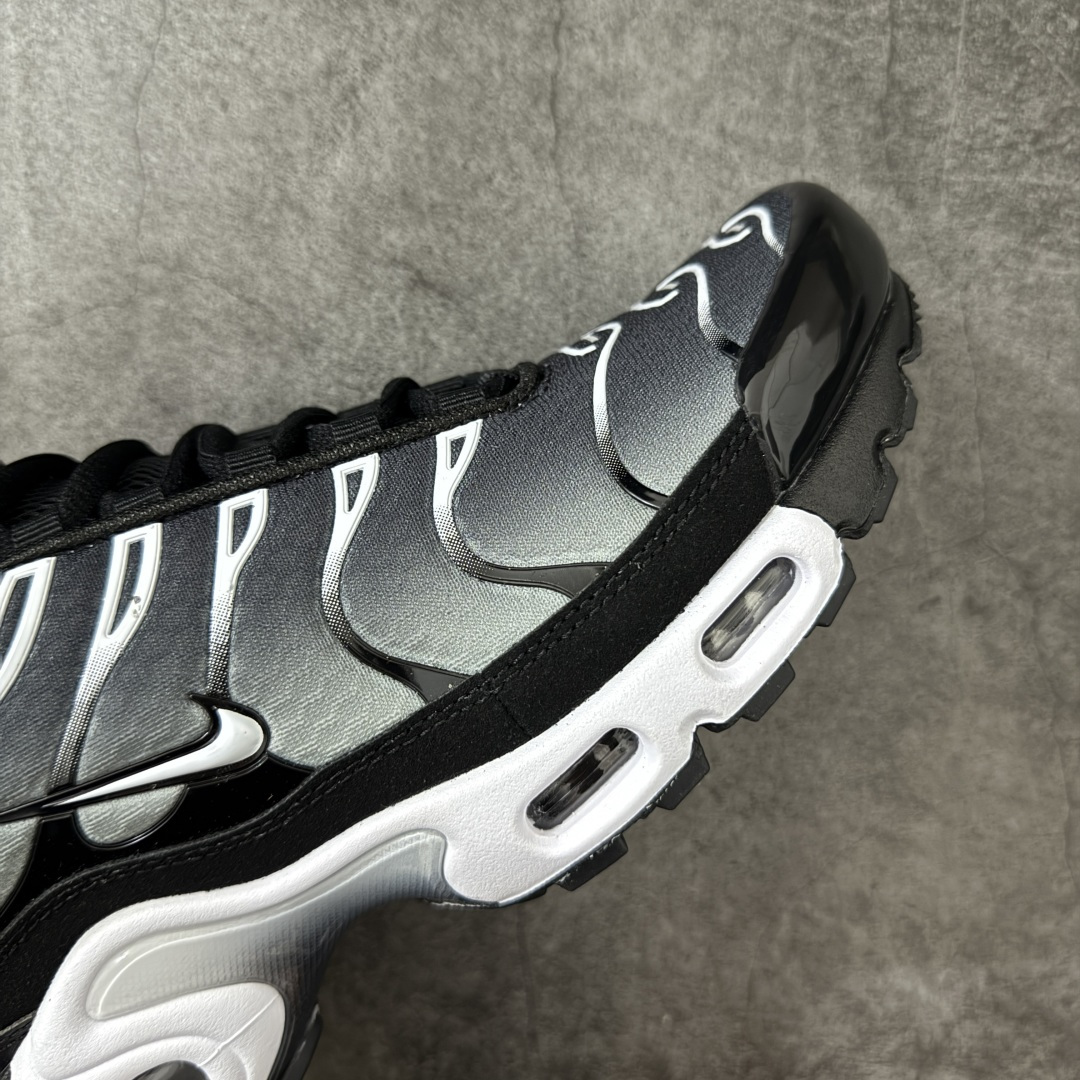图片[6]-【TK纯原版】Nike Air Max Plus TN气垫系列跑鞋 DM0032-003 全新一比一高端版本 真正的市场T1品质 更多配色陆续出货 真正的用心研发 一点一点抠出来的 品质 品控细节 随便闭眼对比市场任何版本 全套原纸板楦头开发 完美呈现版型 工艺流程均与原鞋保持一致 Turned Air 中底缓震技术 鞋面弧度与大底弧度一致 鞋头正确TPU材质 鞋面高频TPU材质1.0厚度 原鞋一致层次感 超越公司货的品控标准 多道QC质检 货号： 尺码：36 36.5 37.5 38 38.5 39 40 40.5 41 42 42.5 43 44 44.5 45 46-选品中心