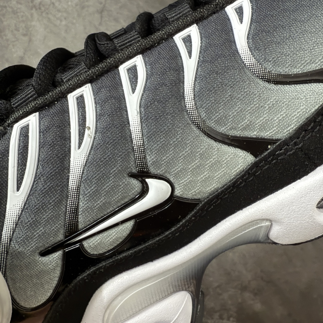 图片[4]-【TK纯原版】Nike Air Max Plus TN气垫系列跑鞋 DM0032-003 全新一比一高端版本 真正的市场T1品质 更多配色陆续出货 真正的用心研发 一点一点抠出来的 品质 品控细节 随便闭眼对比市场任何版本 全套原纸板楦头开发 完美呈现版型 工艺流程均与原鞋保持一致 Turned Air 中底缓震技术 鞋面弧度与大底弧度一致 鞋头正确TPU材质 鞋面高频TPU材质1.0厚度 原鞋一致层次感 超越公司货的品控标准 多道QC质检 货号： 尺码：36 36.5 37.5 38 38.5 39 40 40.5 41 42 42.5 43 44 44.5 45 46-选品中心