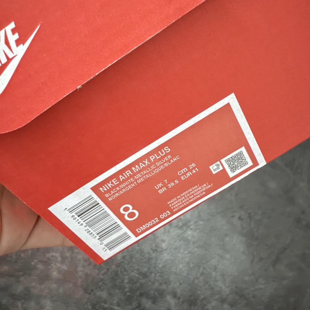 图片[9]-【TK纯原版】Nike Air Max Plus TN气垫系列跑鞋 DM0032-003 全新一比一高端版本 真正的市场T1品质 更多配色陆续出货 真正的用心研发 一点一点抠出来的 品质 品控细节 随便闭眼对比市场任何版本 全套原纸板楦头开发 完美呈现版型 工艺流程均与原鞋保持一致 Turned Air 中底缓震技术 鞋面弧度与大底弧度一致 鞋头正确TPU材质 鞋面高频TPU材质1.0厚度 原鞋一致层次感 超越公司货的品控标准 多道QC质检 货号： 尺码：36 36.5 37.5 38 38.5 39 40 40.5 41 42 42.5 43 44 44.5 45 46-选品中心