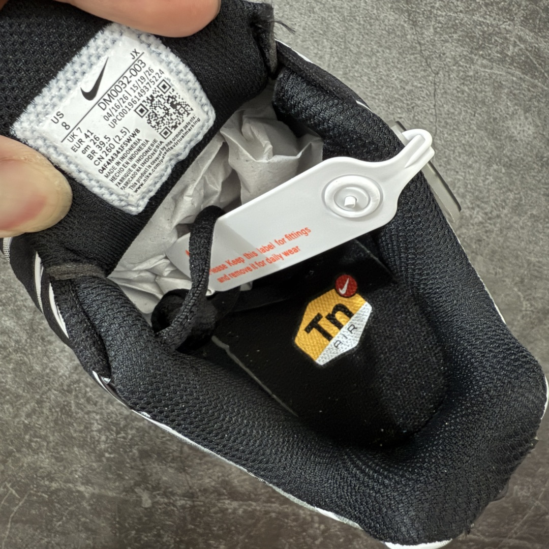 图片[7]-【TK纯原版】Nike Air Max Plus TN气垫系列跑鞋 DM0032-003 全新一比一高端版本 真正的市场T1品质 更多配色陆续出货 真正的用心研发 一点一点抠出来的 品质 品控细节 随便闭眼对比市场任何版本 全套原纸板楦头开发 完美呈现版型 工艺流程均与原鞋保持一致 Turned Air 中底缓震技术 鞋面弧度与大底弧度一致 鞋头正确TPU材质 鞋面高频TPU材质1.0厚度 原鞋一致层次感 超越公司货的品控标准 多道QC质检 货号： 尺码：36 36.5 37.5 38 38.5 39 40 40.5 41 42 42.5 43 44 44.5 45 46-选品中心