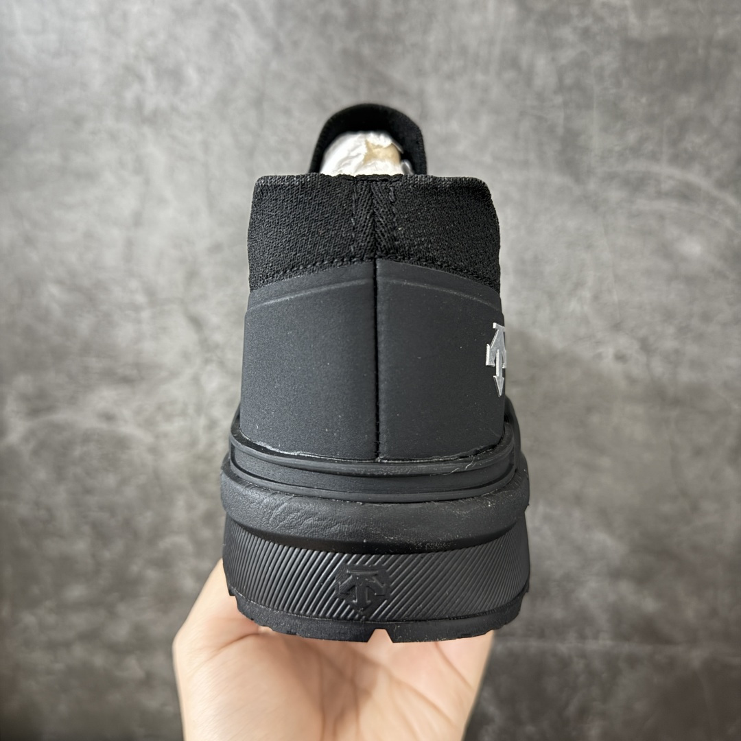 图片[4]-【公司级】迪桑特DESCENTE PRIMER SLIP ON 都市通勤 低帮休闲鞋 鞋面采用KPU材质 耐用的同时提升防护性与整体质感 厚中底兼具缓震与轻质特性 带来舒适脚感的同时实现适度增高 米其林外底增强抓地力 应对冬季复杂路况 贴合脚型 轻松搭配不同穿搭风格 平衡实用功能与穿搭需求 适配日常通勤场景 货号：D6231DSN36 尺码： 36 36.5 37 38 38.5 39 40 40.5 41 42 42.5 43 44 45-选品中心