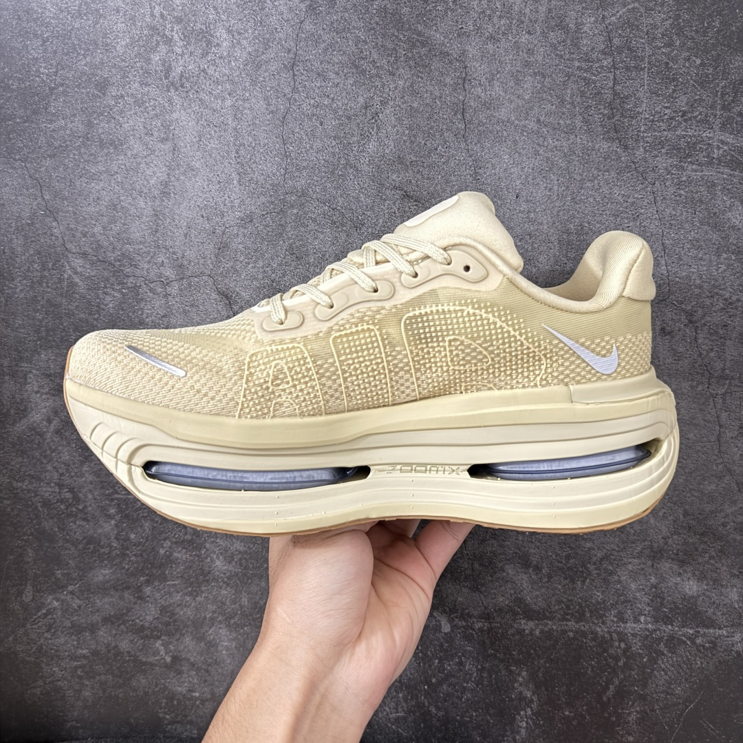 图片[2]-【公司级】Nike VOMERO PREMIUM 耐克 舒适减震防滑 低帮跑步鞋 全掌ReactX泡绵中底 前掌和后跟还配备了Air Zoom气垫单元 据说跑起来更快更舒适哦 这次最大的升级点 首次引入了ReactX泡绵 货号：IM8334-200 尺码：36 36.5 37.5 38 38.5 39 40 40.5 41 42 42.5 43 44 45 46-选品中心