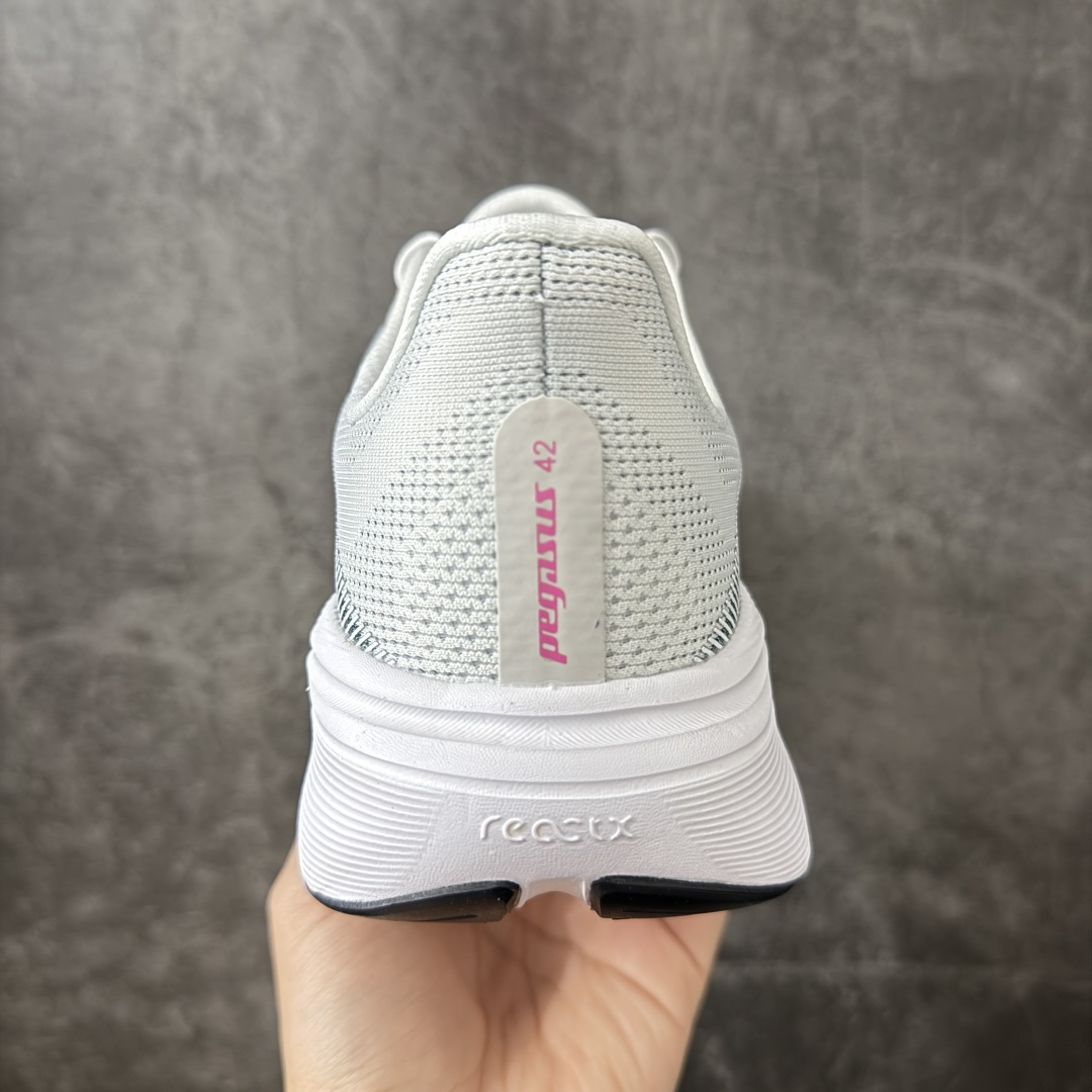 图片[4]-【XE纯原】Nike Air Zoom Pegasus 42 登月42代超级飞马系列马拉松跑步鞋 平台专供 充正品质 之前未流通市场版本 内里嵌入定型海绵 中底搭载前Zoom+全掌React配置 全部原鞋开发打造 所有细节全部同步原版 全新一代拥有 Zoom Air 一如既往的稳定感和流畅感 鞋面采用工程网眼设计 为特定高热区域营造出色透气性 进一步增加鞋面的穿孔数量 让足部能够快速散热 中足搭配 Flywire 飞线 在高速运动时营造舒适稳定的贴合感 内置Zoon气垫加持 动力十足！ 货号：IB1873-110 尺码：39-48.5-选品中心