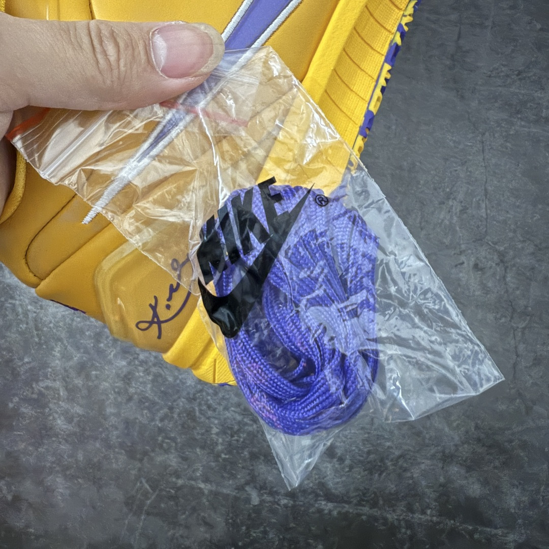 图片[8]-【S2版本】科比4代黄蓝 湖人 Nike Zoom Kobe 4 Protro「Draft Day」Pack盲盒确认款 篮球鞋 货号：IV6585-900 Zoom Turbo气垫➕后掌EVA缓震 实战配置直接拉满 原楦纸板开发 鞋身流线型、后跟塑形 区分土肥圆 原档数据3D打印 鞋面细节匹配原版 全身鞋材卡料色独家定制 唯一正确喷漆SWOOSH NK专利Flyknit飞线科技，给予鞋身足够抗扭矩力 真实底模最大48.5 实战利器 专供海外市场 尺码：40 40.5 41 42 42.5 43 44 44.5 45 46 47.5 48.5 （脚宽、脚胖 建议买大半码）-选品中心