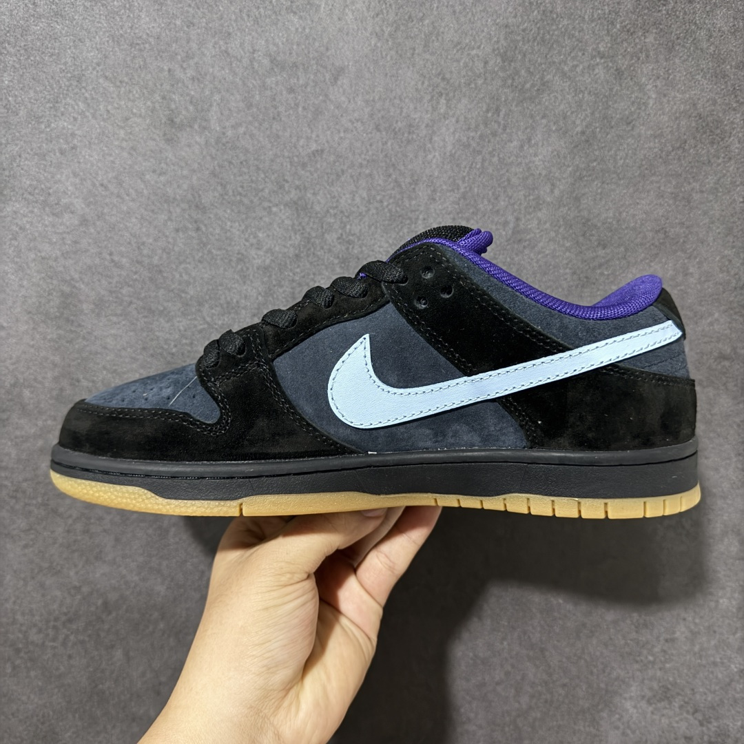 图片[2]-【公司级】NIKE DUNK SB LOW 全新配色 SB顾名思义，具有经典的Dunk血缘，又注入了更多的时尚元素。相较于普通的Dunk滑板鞋，改良版的Dunk SB加厚了鞋舌的填充，使舒适性大大提升，同时也更方便穿脱；中底部分则加入了脚感柔软舒适Zoom Air气垫，有效吸收滑板等极限运动在落地时带来的冲击力，为街头运动者们提供更好的保护 货号：HQ1625-500 尺码：36 36.5 37 38 38.5 39 40 40.5 41 42 42.5 43 44 44.5 45-选品中心