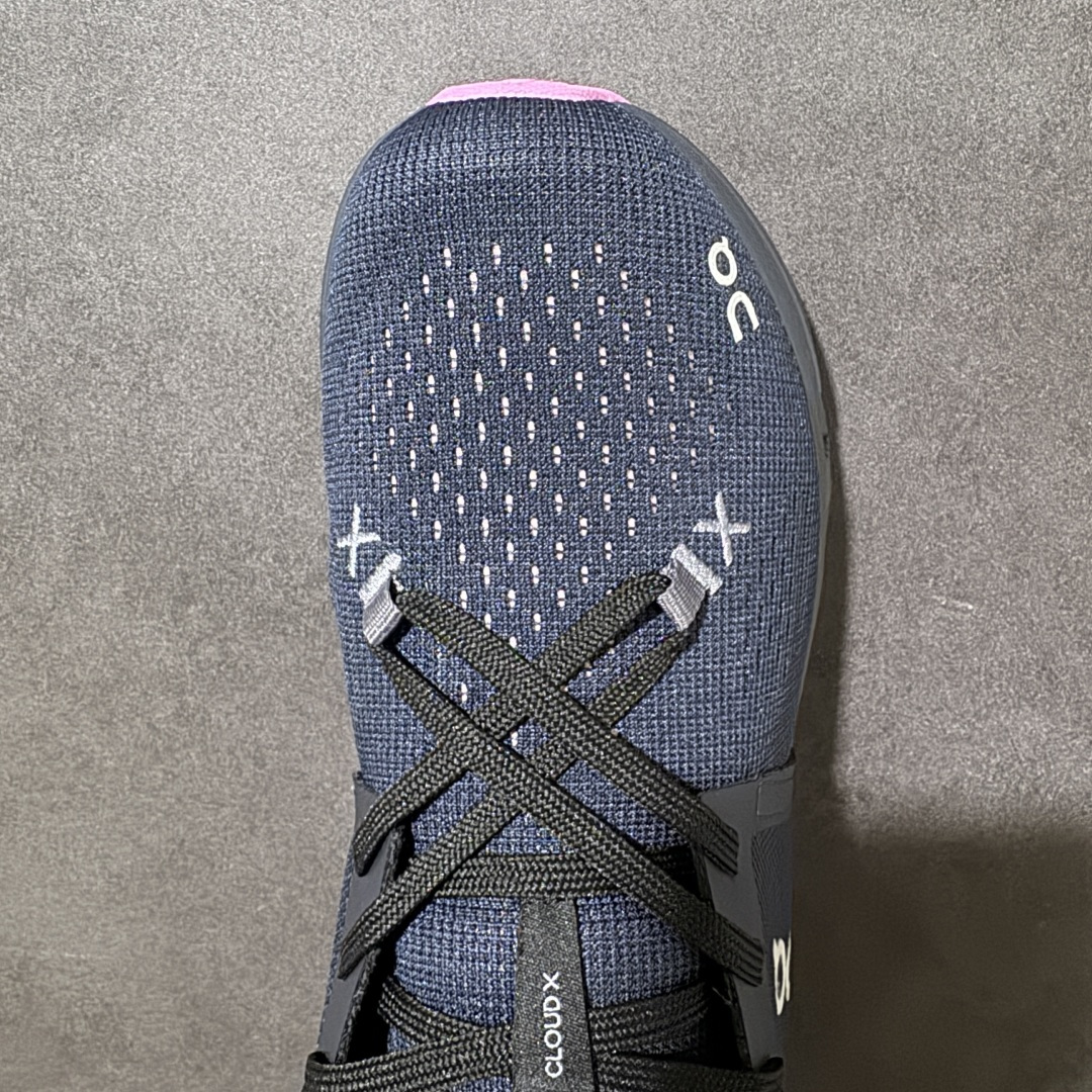 图片[5]-【公司级】On昂跑 Cloud X 4 系列低帮轻量舒适多功能休闲运动鞋 采用工程飞织网布组合再生聚酯纤维鞋面材质搭载独家隐藏速度中板 镂空CloudTec科技 泡棉缓震中底 黑科技跑出圈的时尚运动新宠 货号：3MF30074741 尺码：36.5 37.5 38 38.5 39 40 40.5 41 42 42.5 43 44 45-选品中心