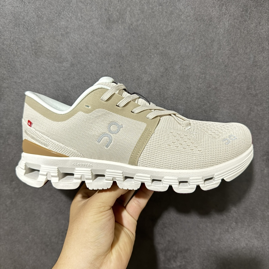【公司级】On昂跑 Cloud X 4 系列低帮轻量舒适多功能休闲运动鞋 采用工程飞织网布组合再生聚酯纤维鞋面材质搭载独家隐藏速度中板 镂空CloudTec科技 泡棉缓震中底 黑科技跑出圈的时尚运动新宠 货号:3ME30043692 尺码:36.5 37.5 38 38.5 39 40 40.5 41 42 42.5 43 44 45-选品中心