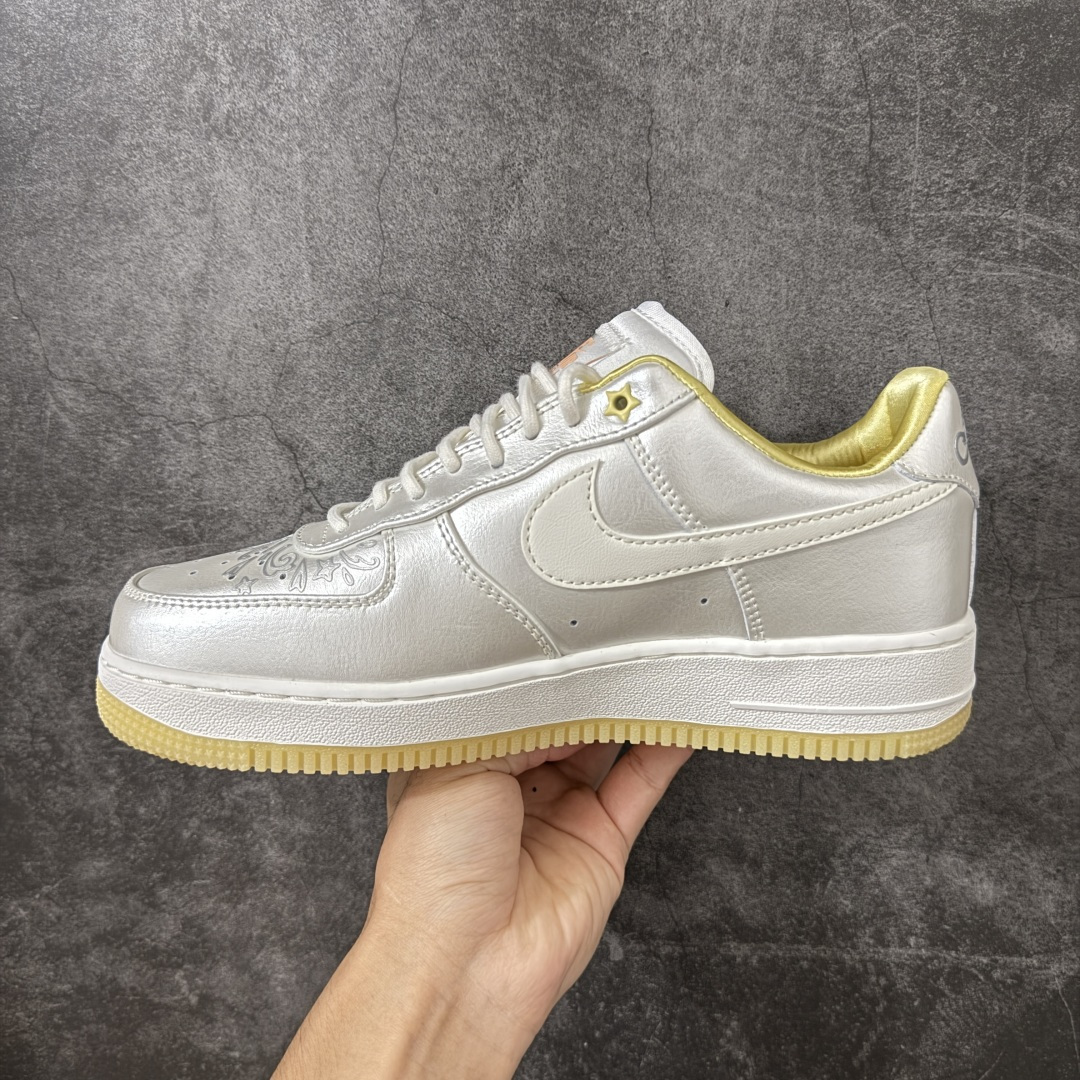 图片[2]-【纯原版】Nk Air Force 1’07 空军一号 经典低帮百搭休闲板鞋 同步官方配色 原楦原纸板开发 独家私模 区分市面公底 内置蜂窝气垫 同步原厂皮料 细节、做工完美 专业空军大厂出品 货号：IR8218-118 尺码：35.5 36 36.5 37.5 38 38.5 39 40 40.5 41 42 42.5 43 44 44.5 45-选品中心
