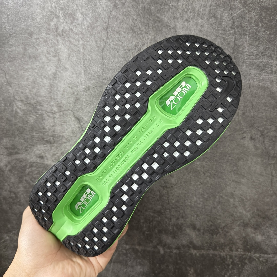 图片[9]-【公司级】Nike VOMERO PREMIUM 耐克 舒适减震防滑 低帮跑步鞋 全掌ReactX泡绵中底 前掌和后跟还配备了Air Zoom气垫单元 据说跑起来更快更舒适哦 这次最大的升级点 首次引入了ReactX泡绵 货号：HM5973-302 尺码：36 36.5 37.5 38 38.5 39 40 40.5 41 42 42.5 43 44 45 46-选品中心