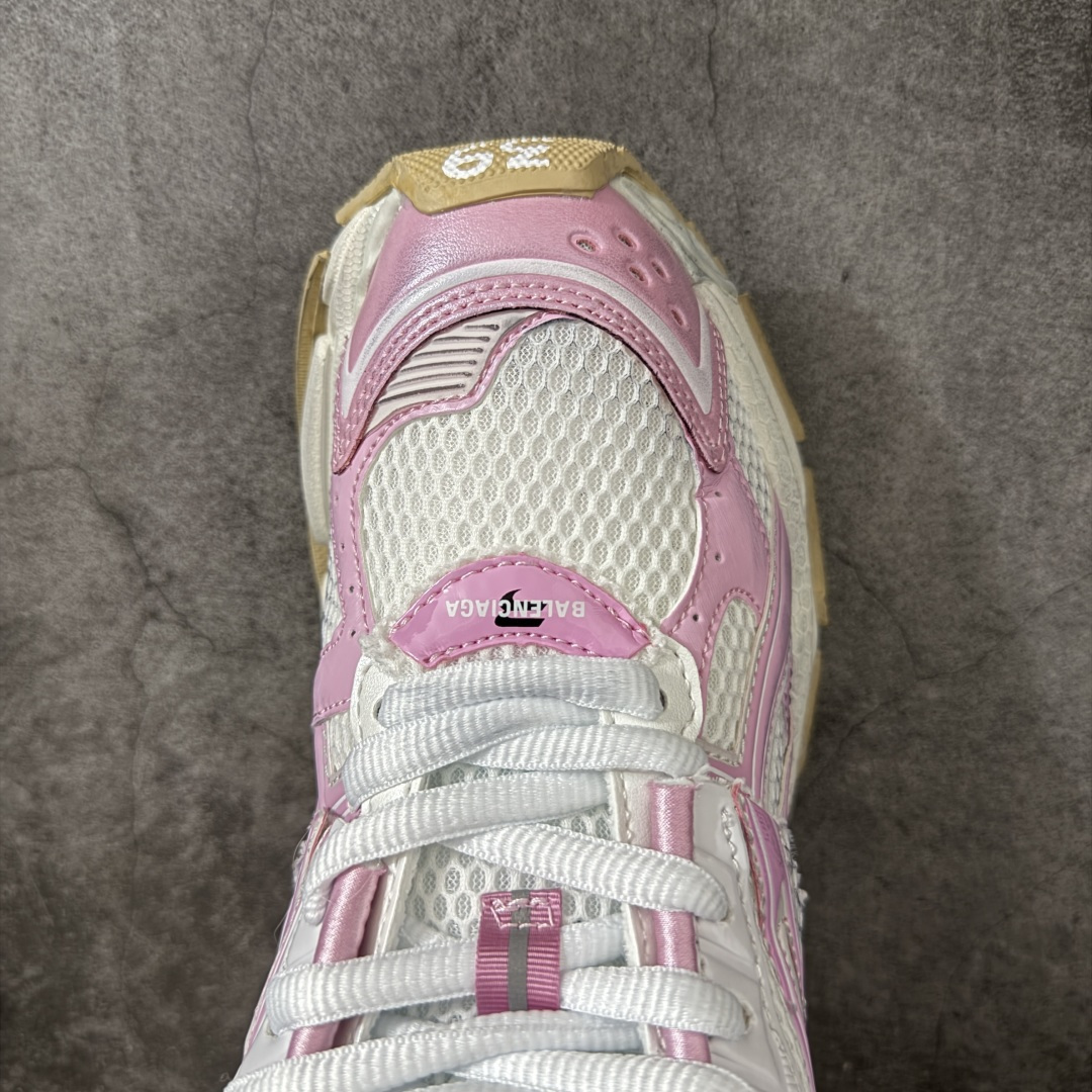 图片[5]-【公司级H版】BALENCIAGA Runner 巴黎世家七代 黑白色 此系列是通过溢胶、做旧、缝线等细节 展示了设计师 Demna 的运动鞋风格 用一双「旧鞋」传递复古感 后侧板、翘起的鞋头 则展示了 Demna 在结构上的未来构想 原装大盒从里到外一切百分百还原官方配置 顶级专供碾压一切版本 尺码：35 36 37 38 39 40 41-选品中心