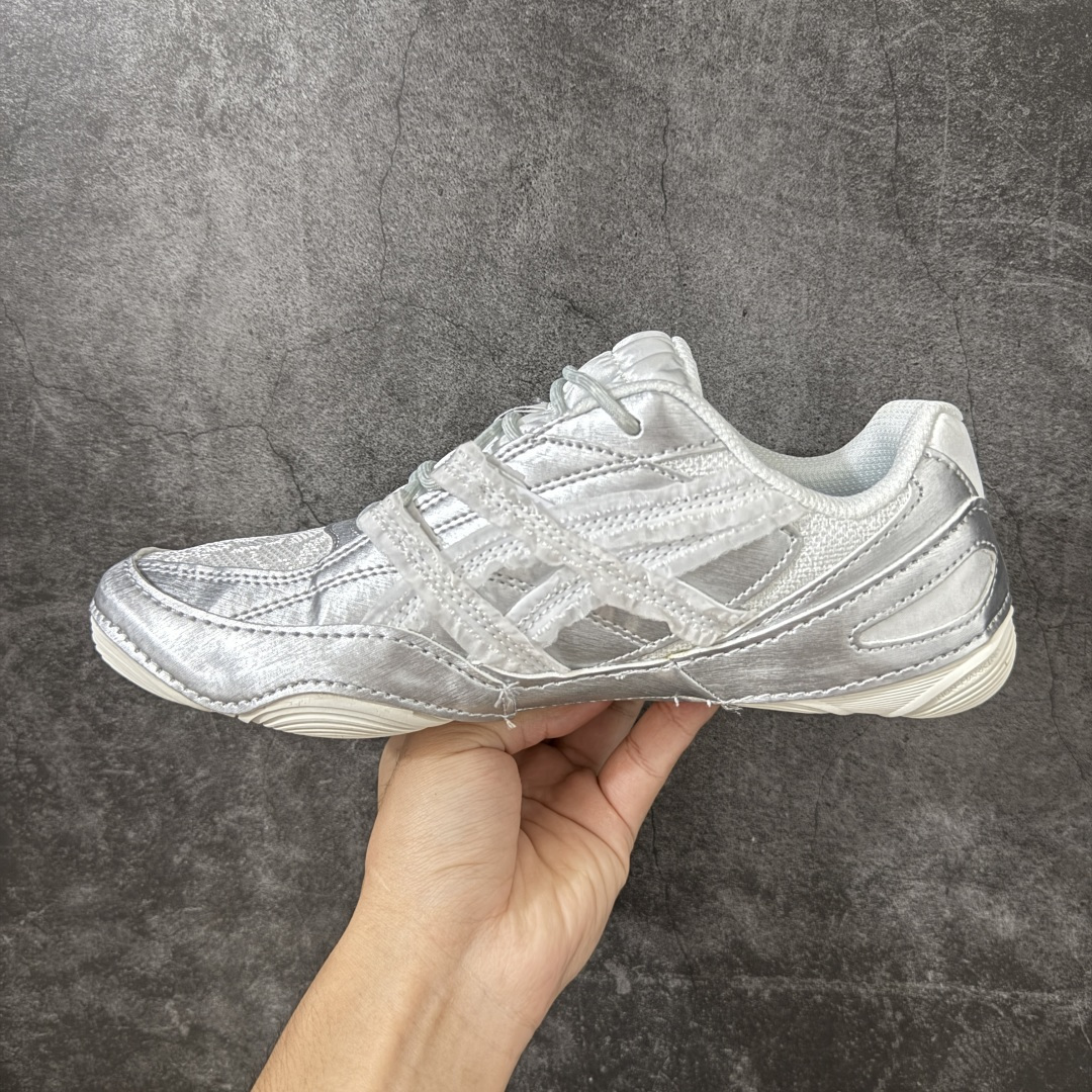 图片[2]-【公司级】Asics Hypersync 亚瑟士 薄底德训 时尚经典透气包裹性轻便 低帮休闲板鞋 以复古之名 解锁街头新表达 低帮薄底 颜值与脚感并存 交叉绑带 未来感流线型设计 运动美学的重新解构 大底提供良好的缓冲性能 货号：1203B146-100 尺码：36-46带半码-选品中心