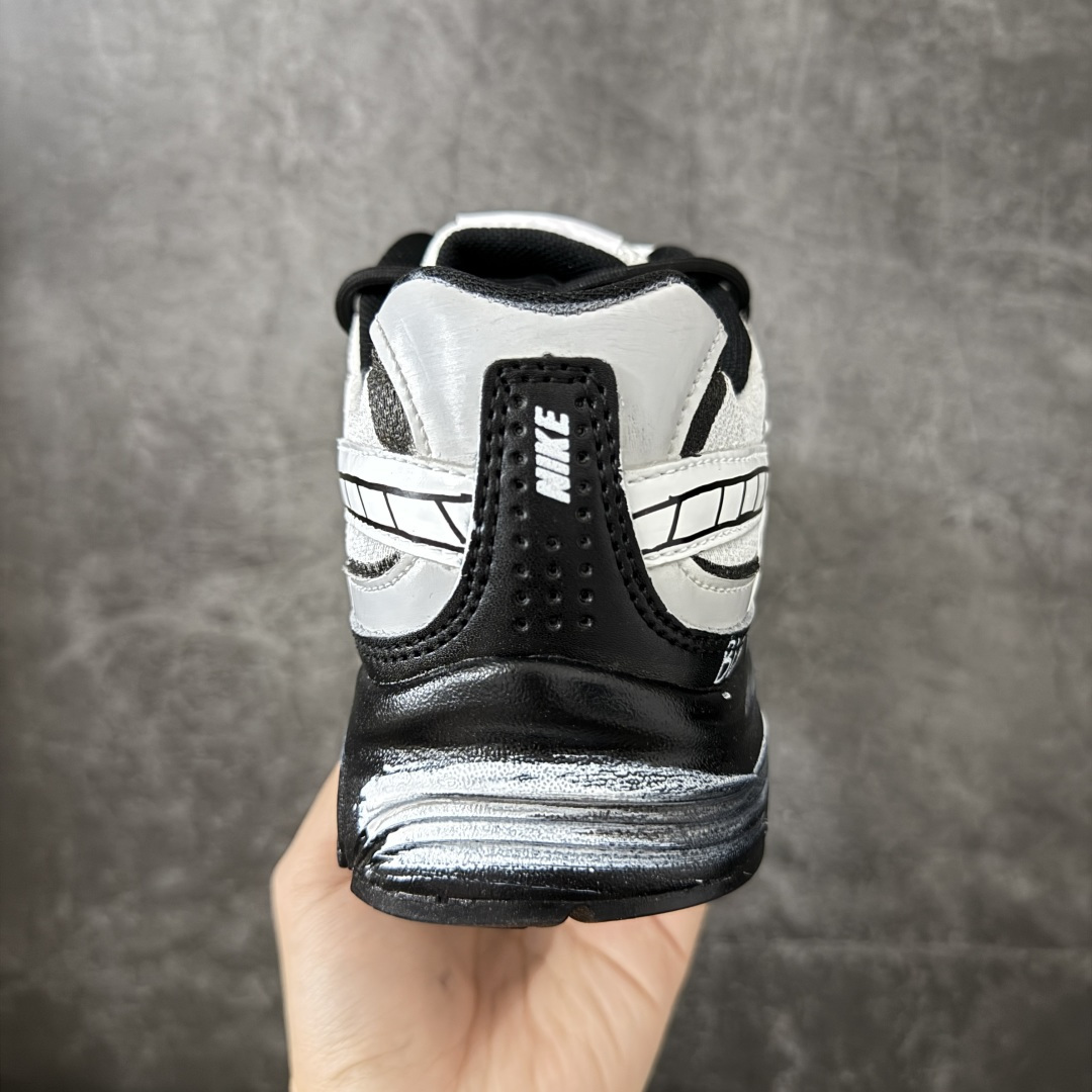 图片[4]-【手绘定制版】Nike V5 RNR 手工绘制恶作剧涂鸦 复古做旧 解构绑带 舒适百搭防滑耐磨 低帮跑步鞋 此款为人工手绘定制图案 原版基于Nike RNR 修改款 加以创意定制 完美品质做工 个性十足 原厂原档案数据开发 原盒包装 舒适有型适合日常穿着 该鞋款延续千禧年经典设计搭载泡绵中底厚实而轻盈 匠心细节巧搭立体耐克勾标志焕新演绎复古跑鞋 货号：394055-101 尺码：36-45带半码-选品中心