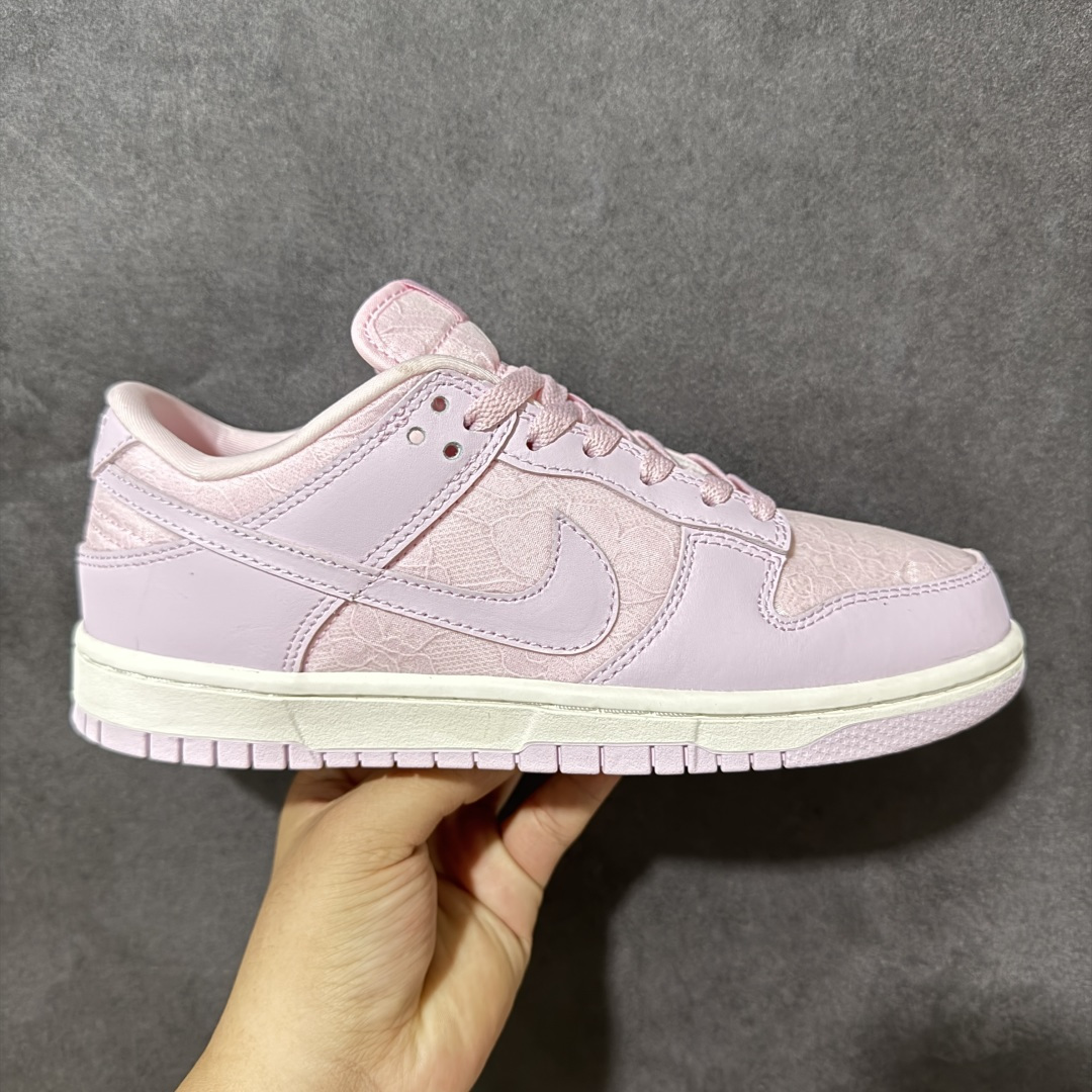 【公司级】NIKE DUNK SB LOW 全新配色 SB顾名思义，具有经典的Dunk血缘，又注入了更多的时尚元素。相较于普通的Dunk滑板鞋，改良版的Dunk SB加厚了鞋舌的填充，使舒适性大大提升，同时也更方便穿脱；中底部分则加入了脚感柔软舒适Zoom Air气垫，有效吸收滑板等极限运动在落地时带来的冲击力，为街头运动者们提供更好的保护 货号：HJ5870-600 尺码：36 36.5 37 38 38.5 39 40 40.5 41 42 42.5 43-选品中心