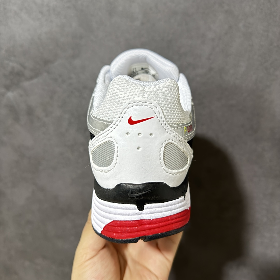 图片[4]-【公司级】Nike P-6000 高颜值跑鞋 又能出街又能跑步！Nike p-6000 女子跑鞋内外侧都用了灰色的钩子，采用透气材料，搭配匠心覆面，再现千禧年代的跑鞋风格，塑就大气外观。鞋款秉承 Nike Pegasus 25 和 2006 的设计风格，缔造街头时尚运动风范，同时带来日常穿着舒适感受 货号：CD6404 102 尺码：36 36.5 37 38 38.5 39 40 40.5 41 42 42-选品中心