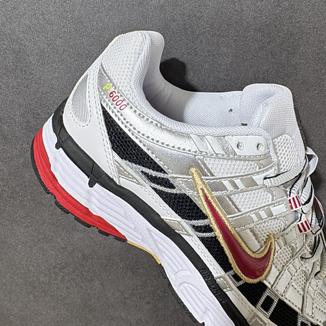 图片[7]-【公司级】Nike P-6000 高颜值跑鞋 又能出街又能跑步！Nike p-6000 女子跑鞋内外侧都用了灰色的钩子，采用透气材料，搭配匠心覆面，再现千禧年代的跑鞋风格，塑就大气外观。鞋款秉承 Nike Pegasus 25 和 2006 的设计风格，缔造街头时尚运动风范，同时带来日常穿着舒适感受 货号：CD6404 102 尺码：36 36.5 37 38 38.5 39 40 40.5 41 42 42-选品中心