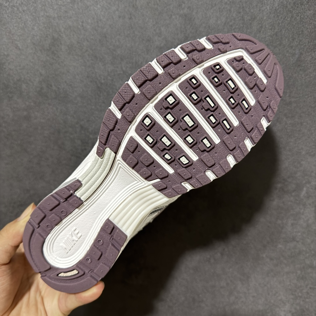 图片[9]-【公司级】Nike P-6000 高颜值跑鞋 又能出街又能跑步！Nike p-6000 女子跑鞋内外侧都用了灰色的钩子，采用透气材料，搭配匠心覆面，再现千禧年代的跑鞋风格，塑就大气外观。鞋款秉承 Nike Pegasus 25 和 2006 的设计风格，缔造街头时尚运动风范，同时带来日常穿着舒适感受 货号：IB4019-019 尺码：36 36.5 37 38 38.5 39 40 40.5 41 42 42-选品中心