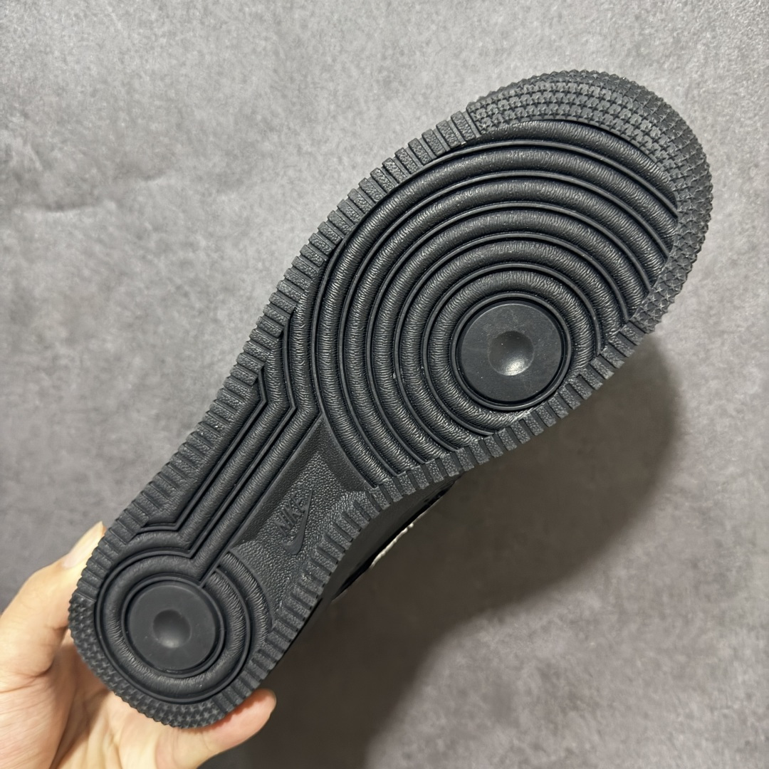 图片[9]-【定制版】手绘涂鸦“墨银序曲”Nike Air Force 1 “Ink Silver Prelude”空军一号定制板鞋 经典空军一号黑底搭配银光Swoosh，黑白撞色高级又利落。哑光黑鞋面质感沉稳，银勾自带细腻光泽，纯白鞋带中和沉闷，街头通勤都能轻松驾驭，上脚低调耐看，百搭不挑穿搭 货号：CW2288-511 尺码： 36 36.5 37.5 38 38.5 39 40 40.5 41 42 42.5 43 44 44.5 45-选品中心