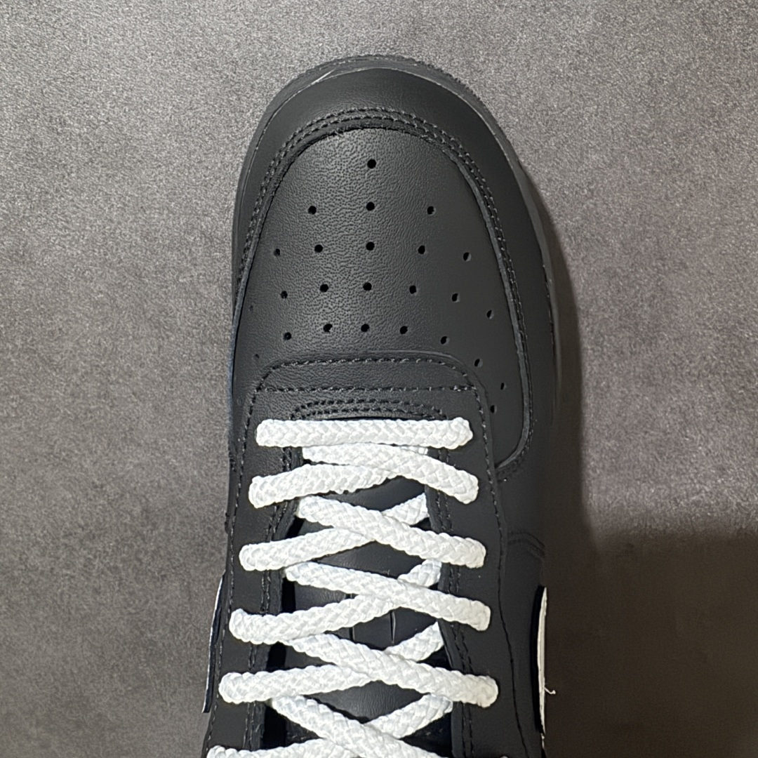 图片[5]-【定制版】手绘涂鸦“墨银序曲”Nike Air Force 1 “Ink Silver Prelude”空军一号定制板鞋 经典空军一号黑底搭配银光Swoosh，黑白撞色高级又利落。哑光黑鞋面质感沉稳，银勾自带细腻光泽，纯白鞋带中和沉闷，街头通勤都能轻松驾驭，上脚低调耐看，百搭不挑穿搭 货号：CW2288-511 尺码： 36 36.5 37.5 38 38.5 39 40 40.5 41 42 42.5 43 44 44.5 45-选品中心