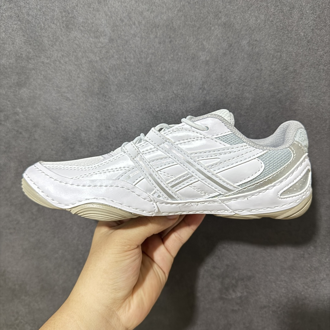 图片[2]-【公司级】ASICS Hypersync 薄底鞋 德训鞋 时尚经典透气包裹性轻便 低帮 生活体闲鞋 男女同款复古以复古之名 解锁街头新表达 复刻摔跤鞋包裏感低帮薄底，颜值与脚感并存 交叉绑带 未来感流线型设计.对运动美学的重新解构 大底提供良好的缓冲性能强 货号：1203A879-101 尺码：36 37 37.5 38 39 39.5 40.5 41.5 42 42.5 43.5 44 45-选品中心