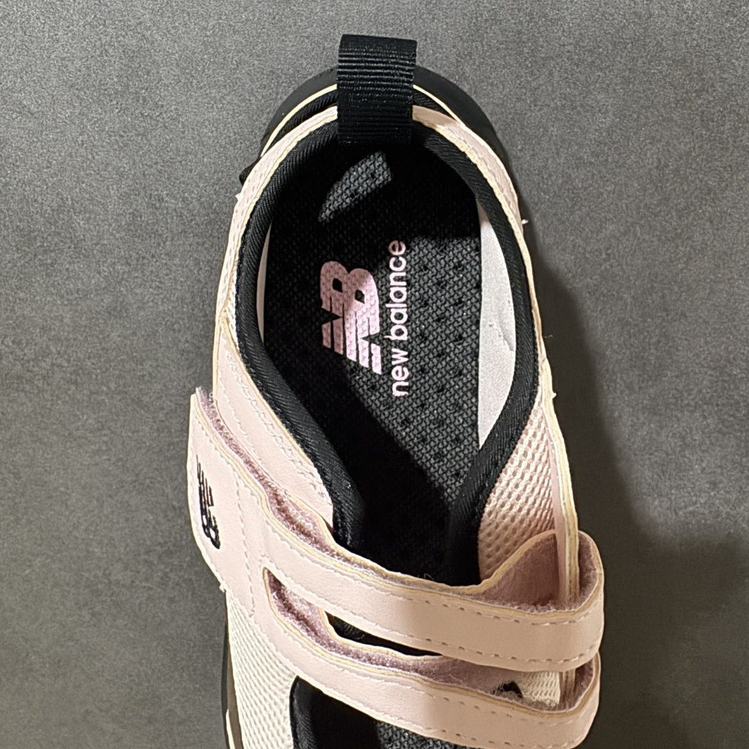 图片[5]-【公司级】New Balance NB Breeze 柔软舒适 玛丽珍 低帮 玛丽珍鞋 凉鞋 新百伦 美式复古风玛丽珍鞋，通勤、咖啡馆、周末CityWalk都合适，搭直筒牛仔裤+白T就是经典学院look，黑色圆头平跟系带设计，舒适贴合不挑脚型，脚感舒适，通勤久走不累，春秋穿氛围感拉满。 货号：SD2202PI2 尺码：36 36.5 37.5 38 38.5 39 40 40.5 41 42-选品中心