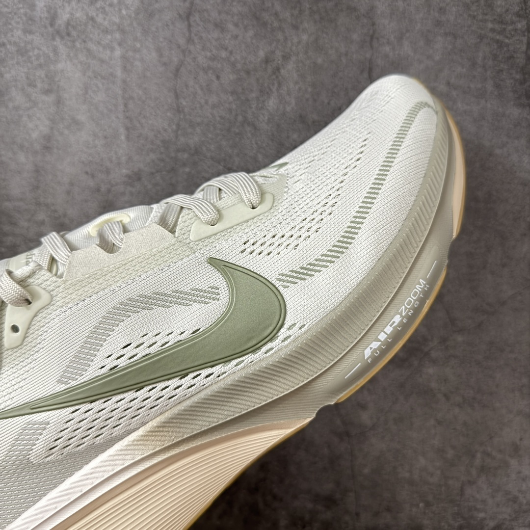 图片[6]-【XE纯原】Nike Air Zoom Pegasus 42 登月42代超级飞马系列马拉松跑步鞋 平台专供 充正品质 之前未流通市场版本 内里嵌入定型海绵 中底搭载前Zoom+全掌React配置 全部原鞋开发打造 所有细节全部同步原版 全新一代拥有 Zoom Air 一如既往的稳定感和流畅感 鞋面采用工程网眼设计 为特定高热区域营造出色透气性 进一步增加鞋面的穿孔数量 让足部能够快速散热 中足搭配 Flywire 飞线 在高速运动时营造舒适稳定的贴合感 内置Zoon气垫加持 动力十足！ 货号：IB1873-020 尺码：39-48.5-选品中心