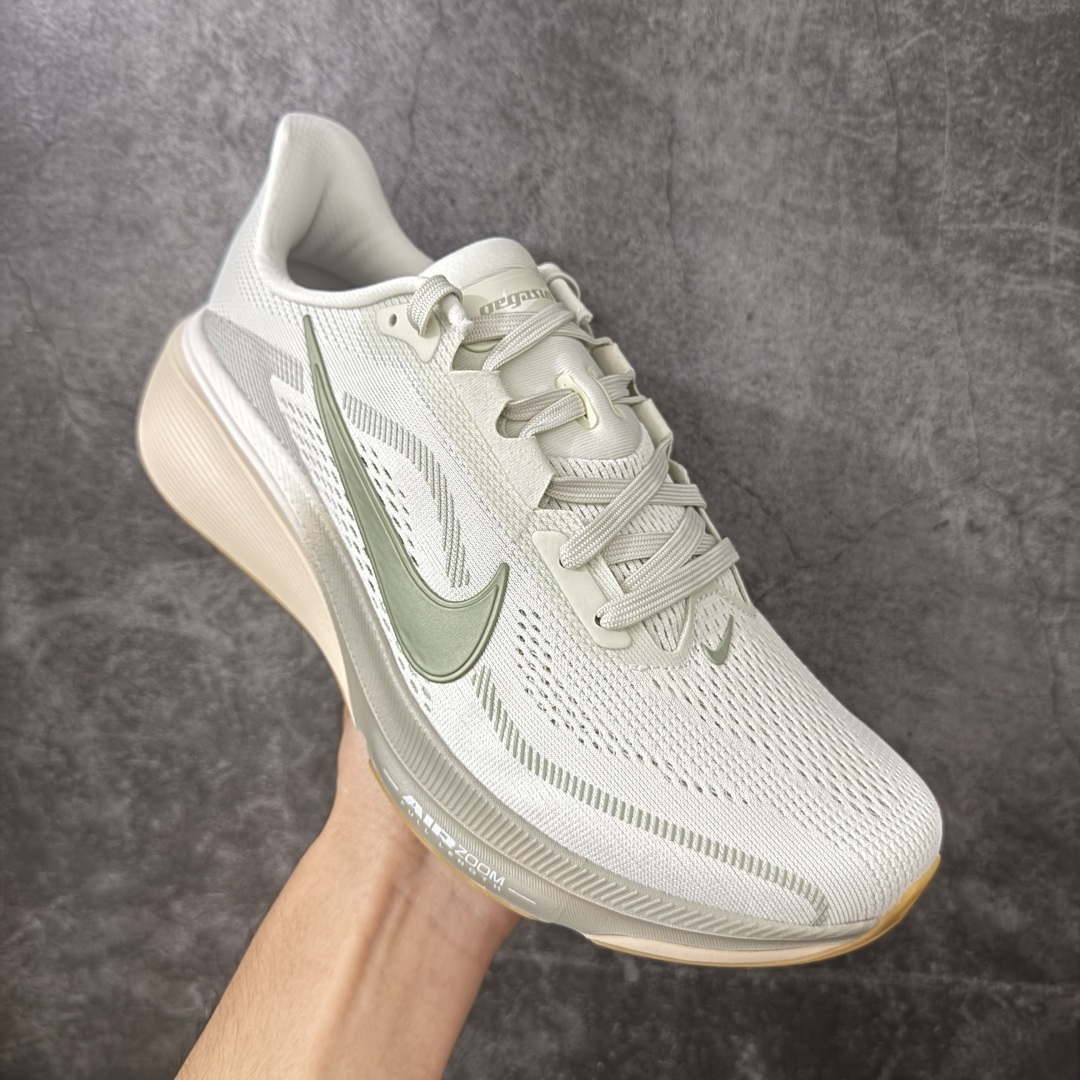 图片[3]-【XE纯原】Nike Air Zoom Pegasus 42 登月42代超级飞马系列马拉松跑步鞋 平台专供 充正品质 之前未流通市场版本 内里嵌入定型海绵 中底搭载前Zoom+全掌React配置 全部原鞋开发打造 所有细节全部同步原版 全新一代拥有 Zoom Air 一如既往的稳定感和流畅感 鞋面采用工程网眼设计 为特定高热区域营造出色透气性 进一步增加鞋面的穿孔数量 让足部能够快速散热 中足搭配 Flywire 飞线 在高速运动时营造舒适稳定的贴合感 内置Zoon气垫加持 动力十足！ 货号：IB1873-020 尺码：39-48.5-选品中心