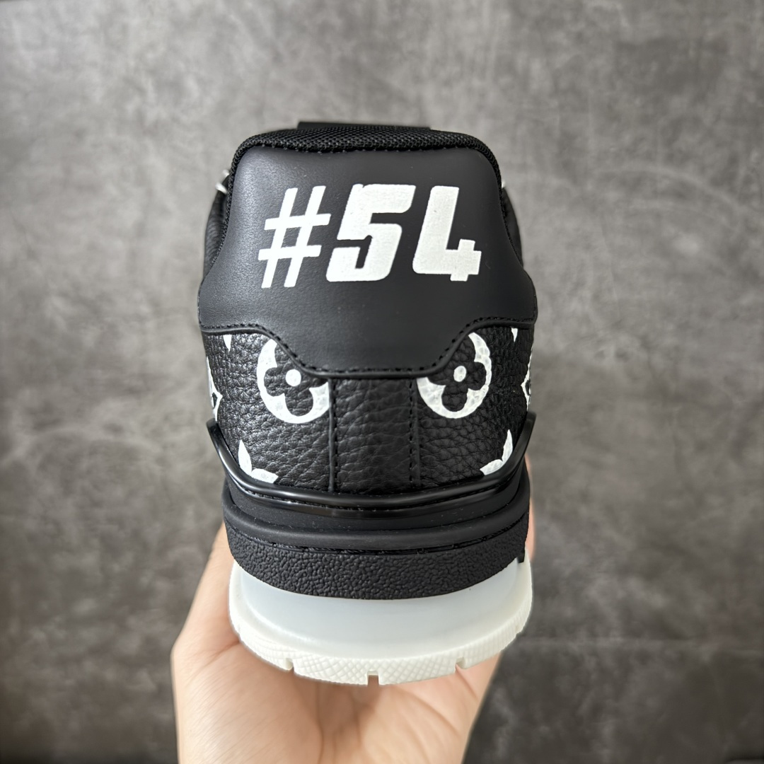 图片[5]-【YS纯原】海淘代购品质 Louis Vuitton LV Trainer 低帮休闲板鞋 ✦ 海淘代购同渠道，高端零售外贸充正专供 ✦ 原版购入开发，ZP级全套包装 ✦ 完美楦型，颜色卡位准确 ✦ 大底TPU质感媲美原版，细节同步一致 ✦ 区分市面通货，零瑕疵标准 尺码： 39 40 41 42 43 44 45-选品中心