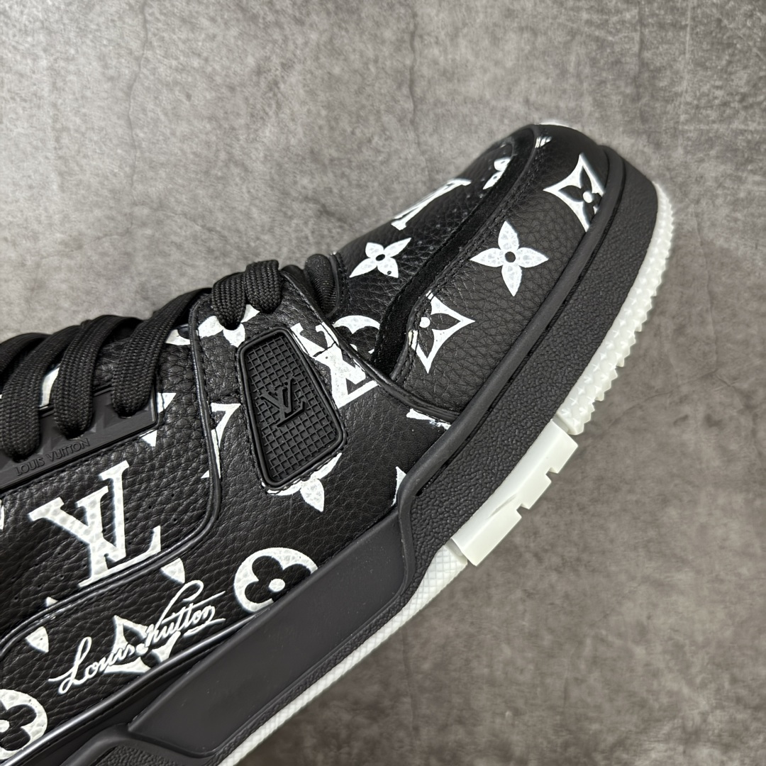 图片[6]-【YS纯原】海淘代购品质 Louis Vuitton LV Trainer 低帮休闲板鞋 ✦ 海淘代购同渠道，高端零售外贸充正专供 ✦ 原版购入开发，ZP级全套包装 ✦ 完美楦型，颜色卡位准确 ✦ 大底TPU质感媲美原版，细节同步一致 ✦ 区分市面通货，零瑕疵标准 尺码： 39 40 41 42 43 44 45-选品中心