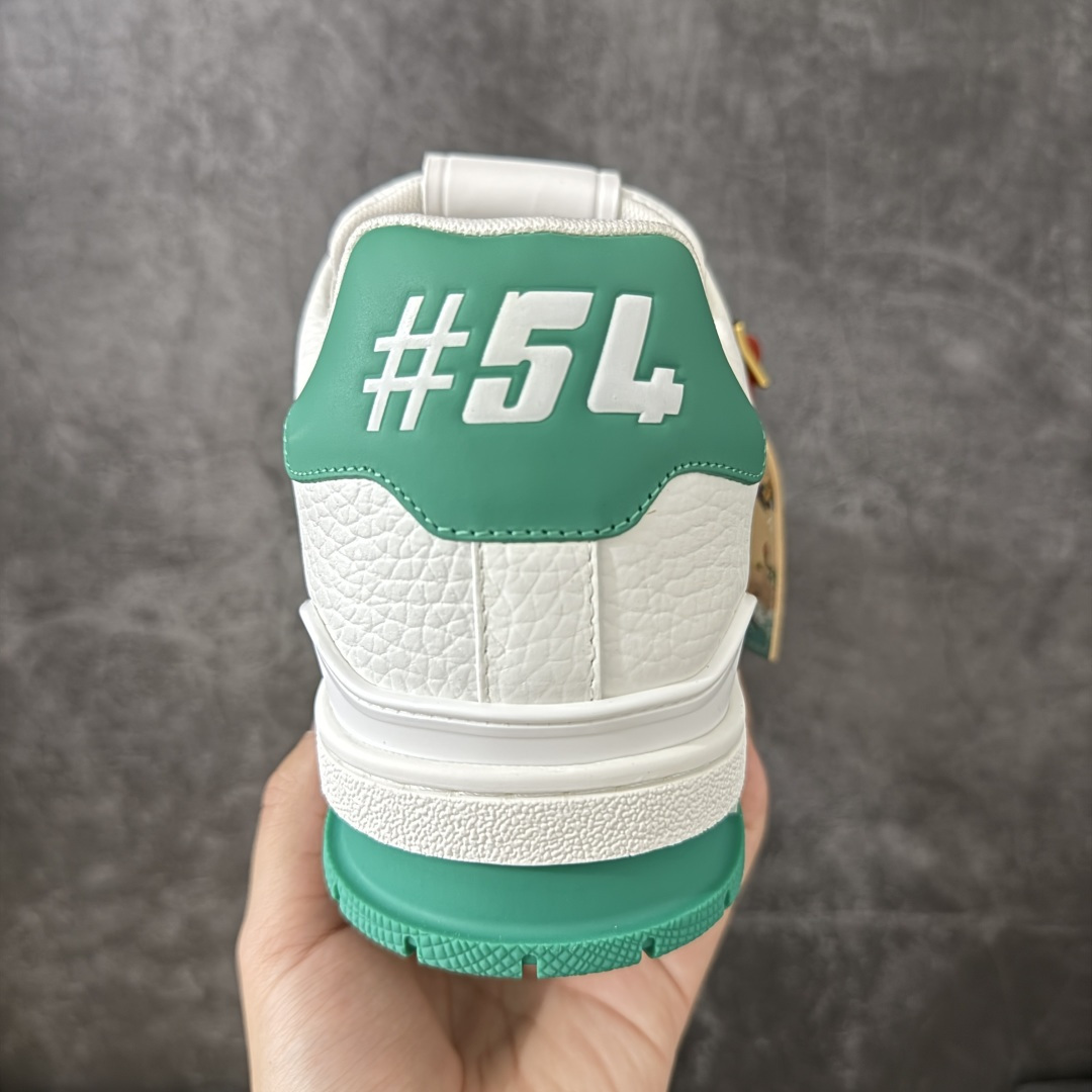 图片[4]-【YS纯原】海淘代购品质 Louis Vuitton LV Trainer 低帮休闲板鞋 ✦ 海淘代购同渠道，高端零售外贸充正专供 ✦ 原版购入开发，ZP级全套包装 ✦ 完美楦型，颜色卡位准确 ✦ 大底TPU质感媲美原版，细节同步一致 ✦ 区分市面通货，零瑕疵标准 尺码： 39 40 41 42 43 44 45-选品中心